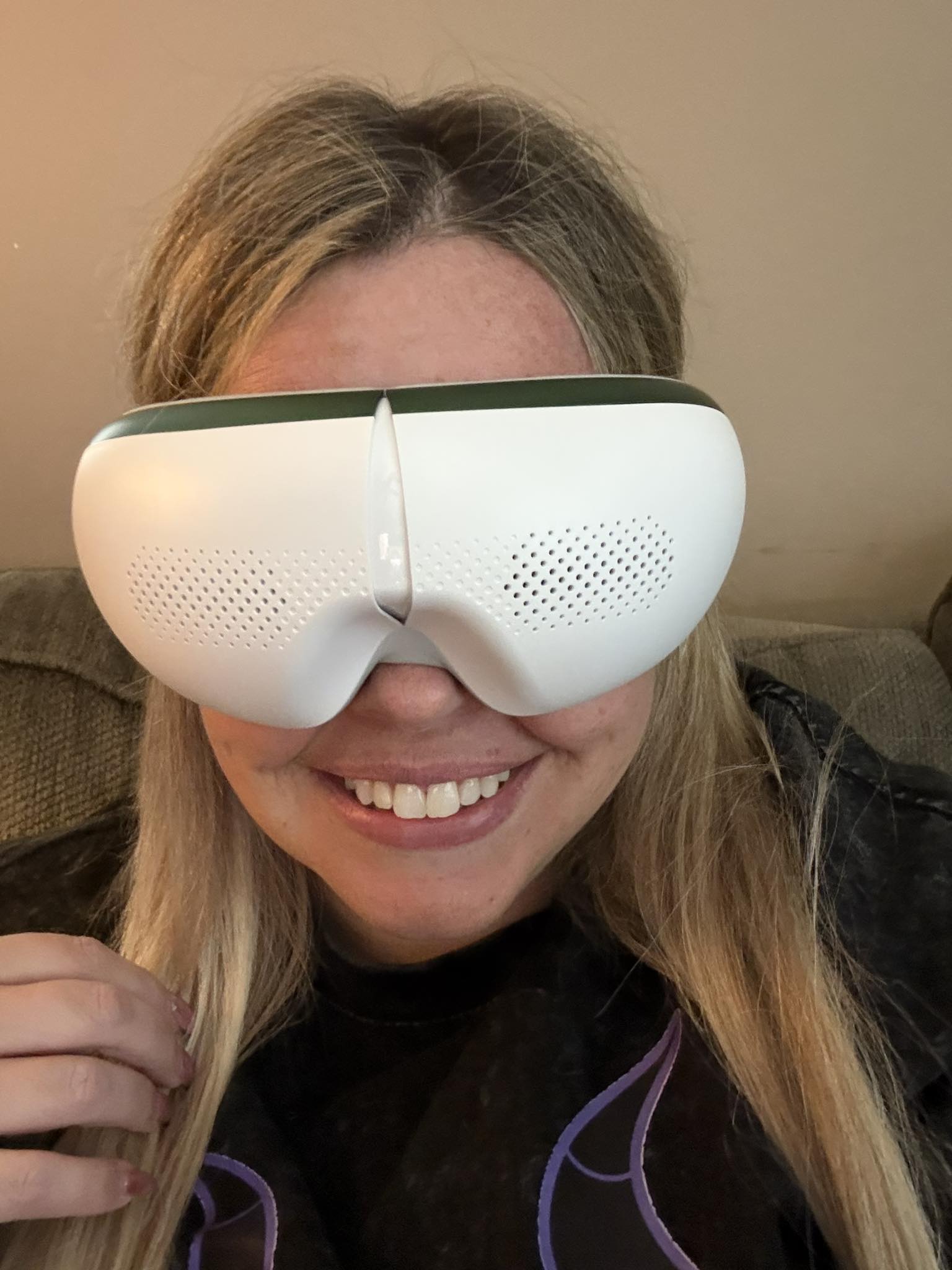 Galaxy G-One Eye Massager for relaxing self care