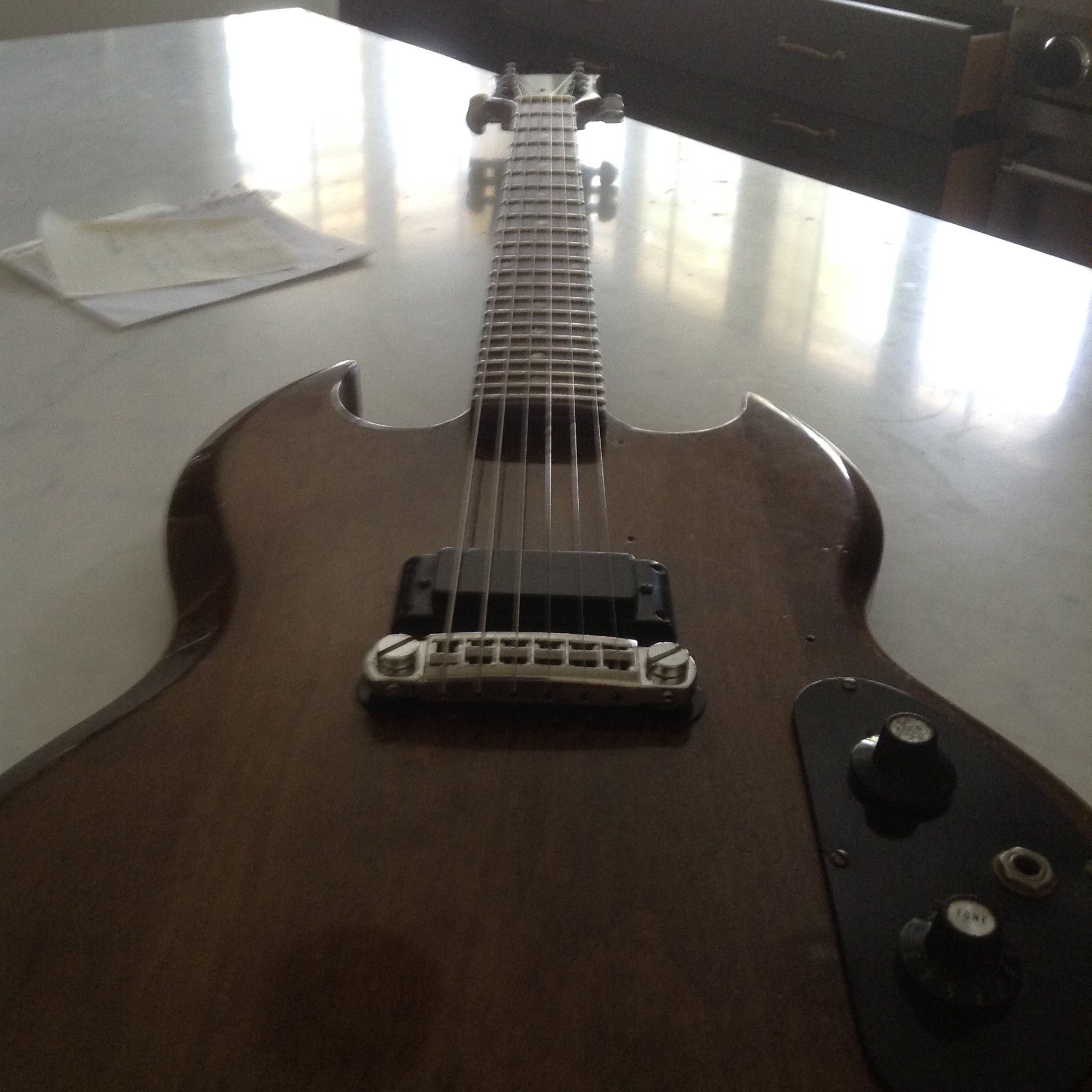 What year is a Gibson SG with serial number 204468 or 204469?