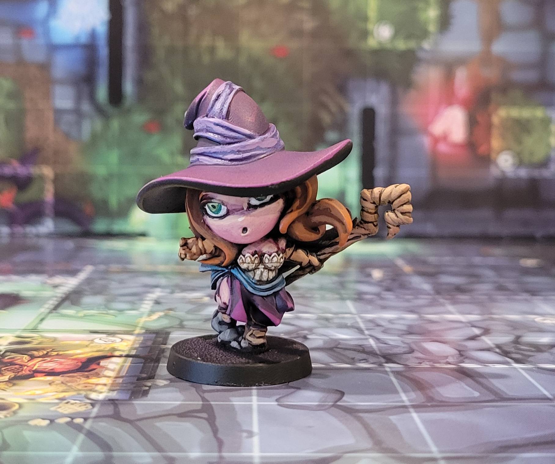 Chibi sorceress and elf figures from Dragon