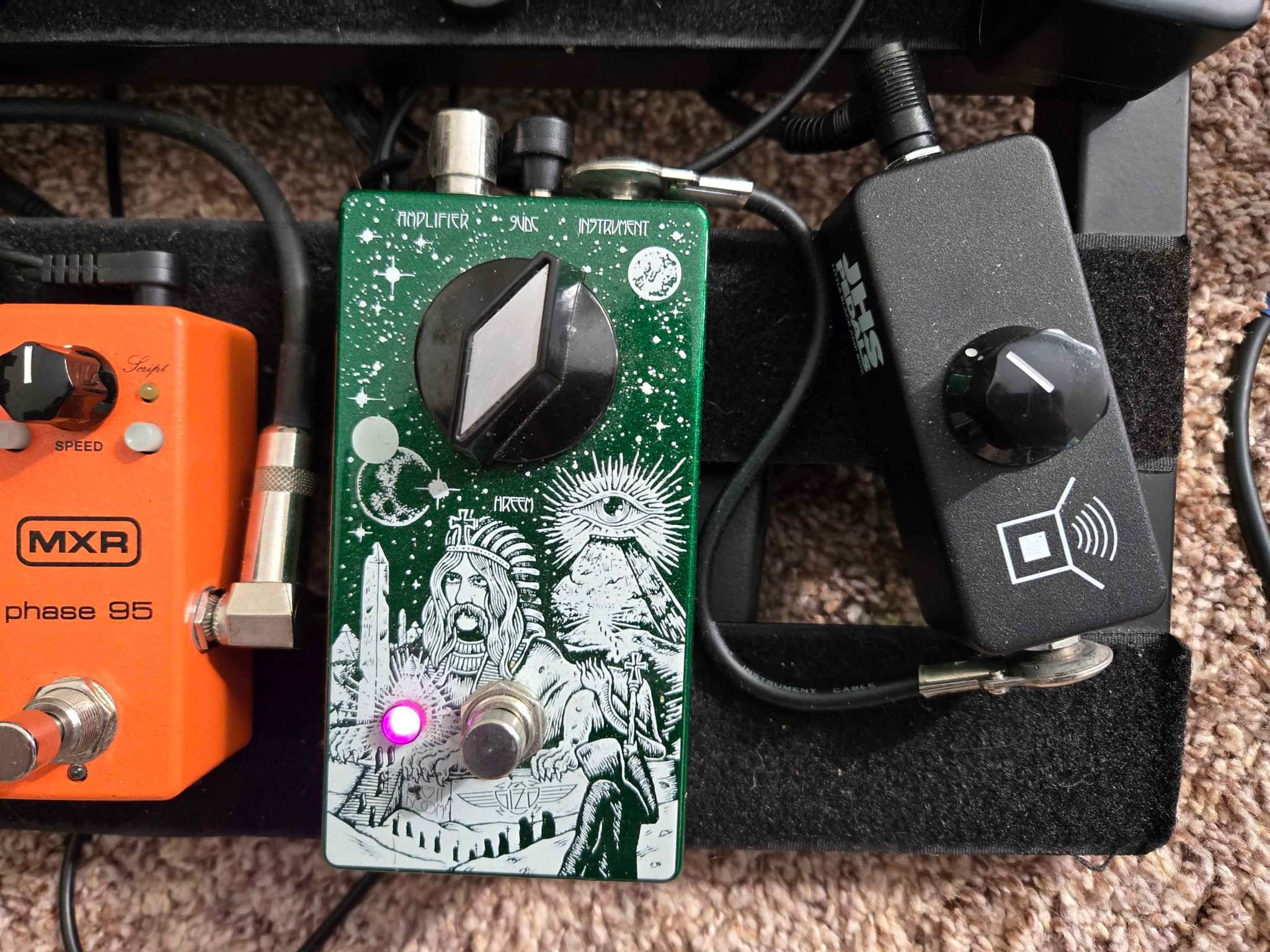 Does it Doom Giza DVA pedal for bassist