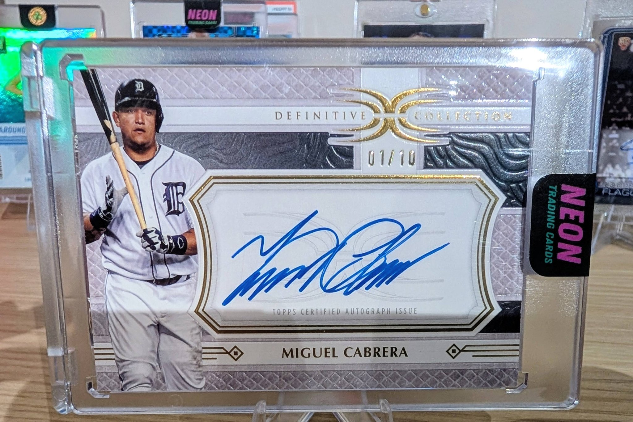 Miguel Cabrera 2025 Topps Definitive On Card Auto 1/10 for sale
