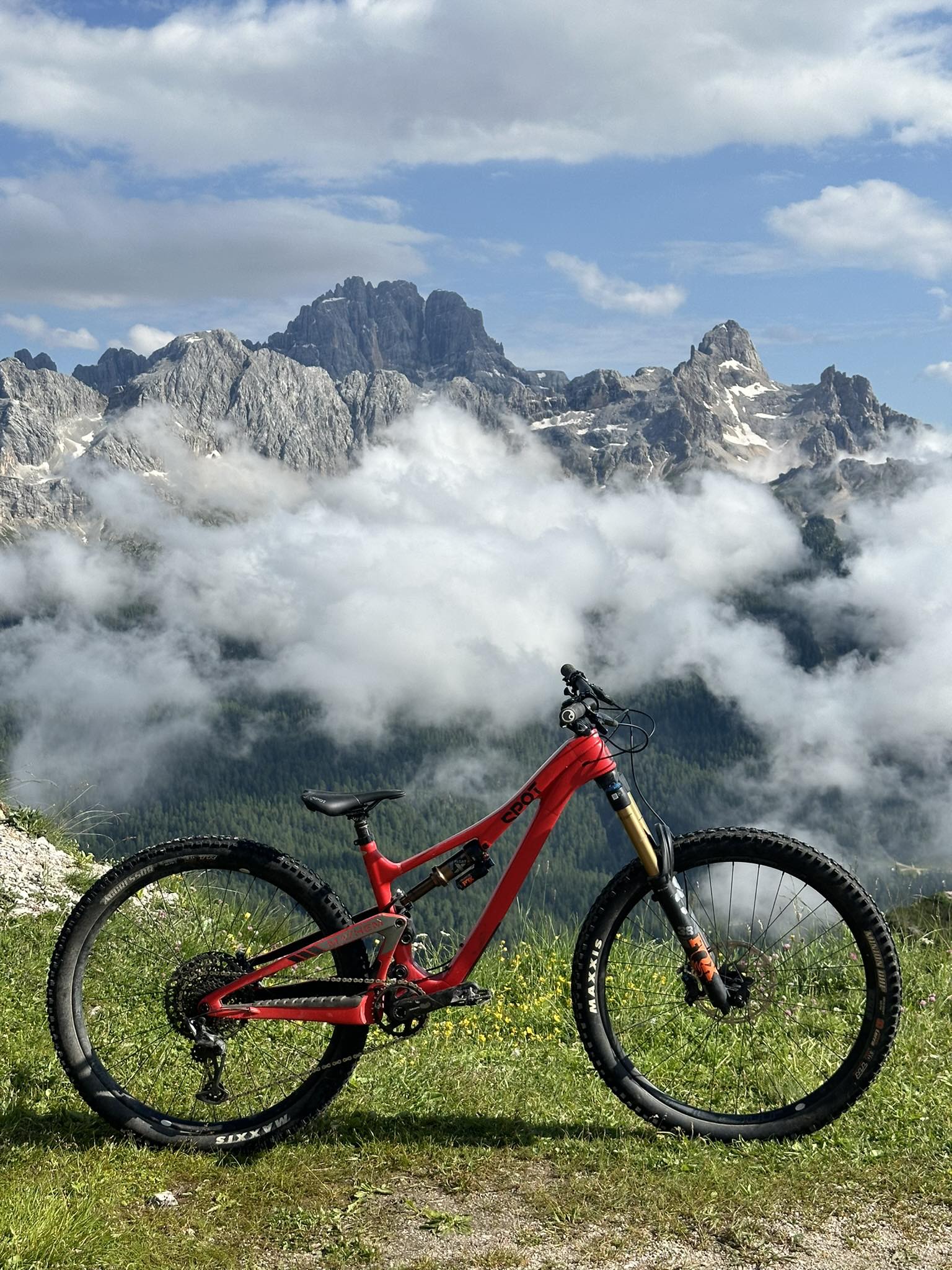 Dolomites air lean