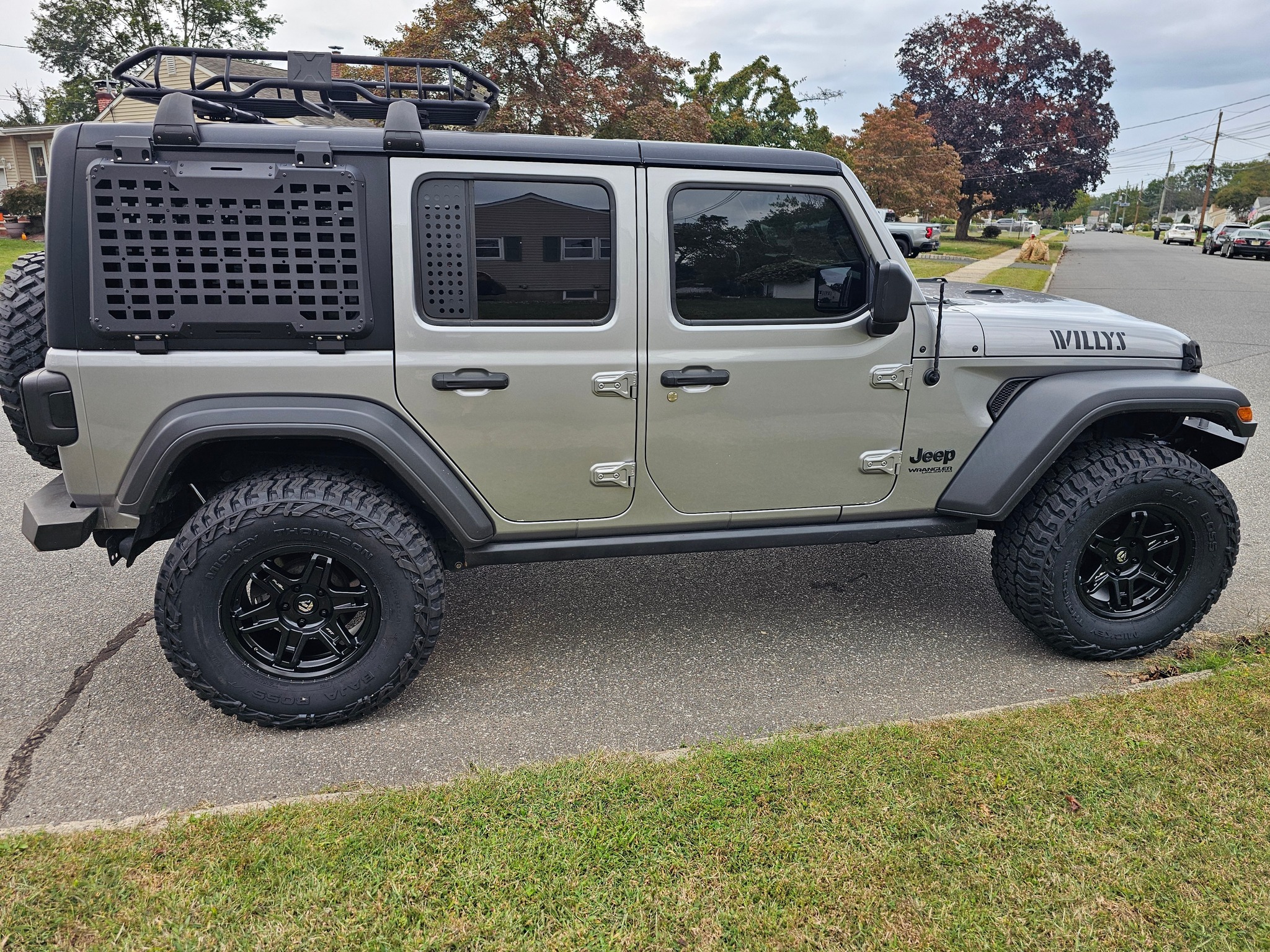 Jeep Wrangler with 37” Delinte MT