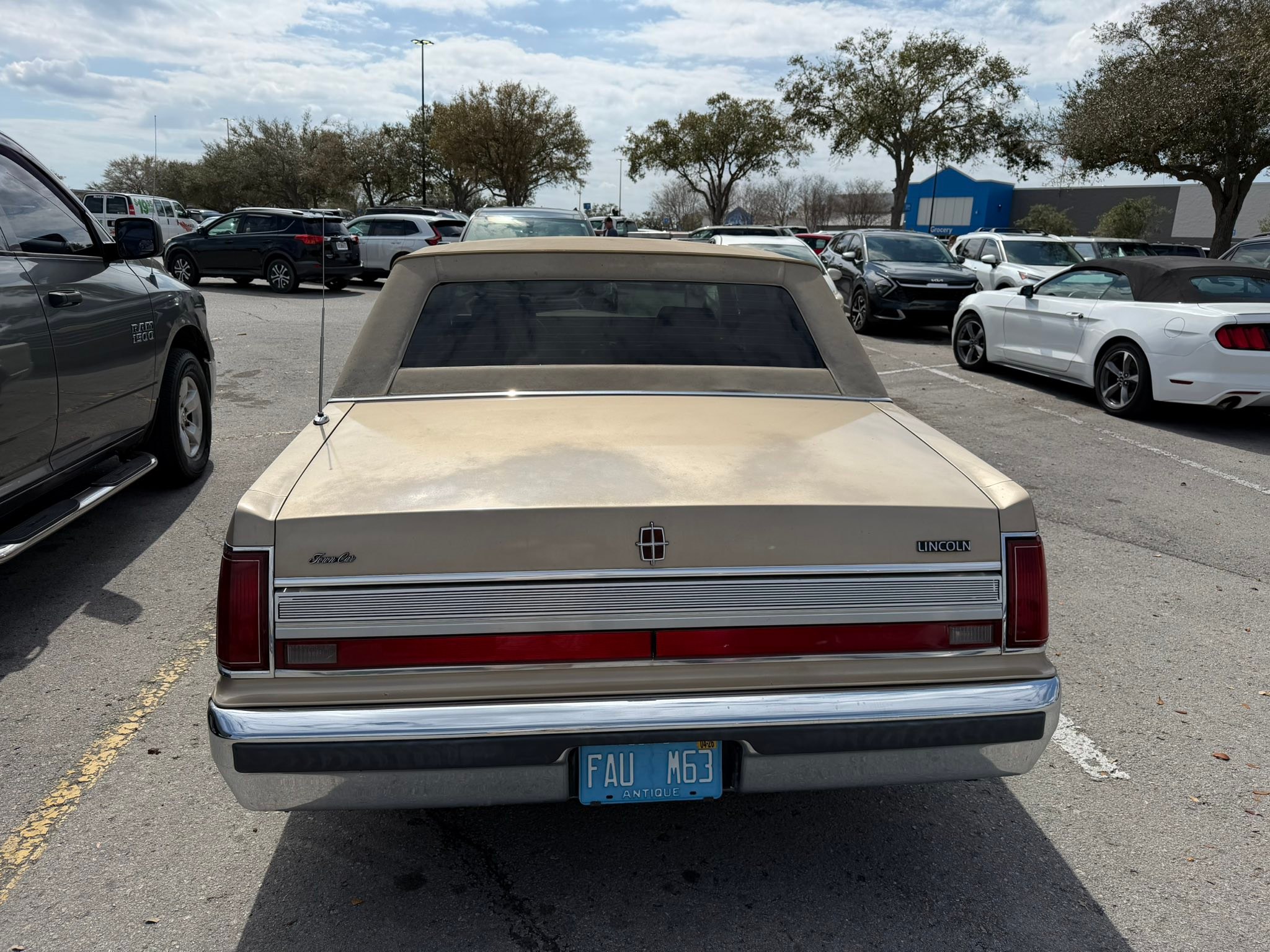 Spotted in Zephyrhills Florida. I'm guessing sometime in the 1980s.