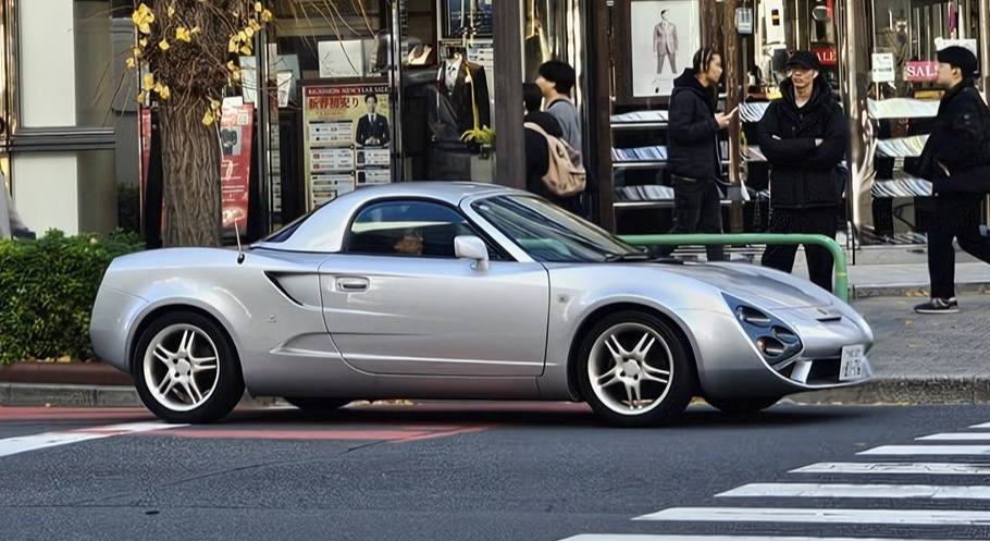 TMI M180 Zagato on the road in Japan. Toyota MR2/MR-S based, 100