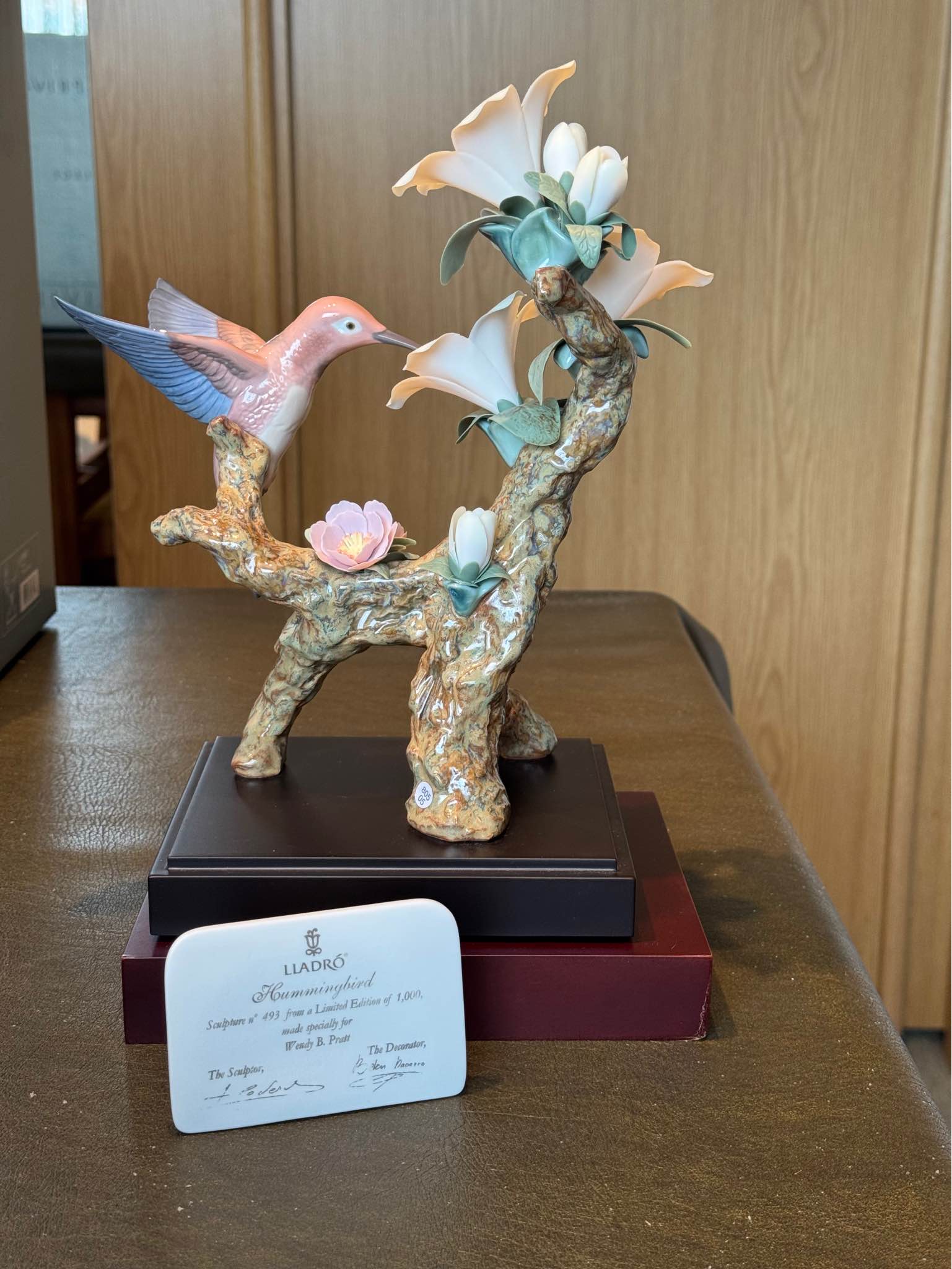 Limited edition piece Hummingbird 08117, retired in 2005, no 493 