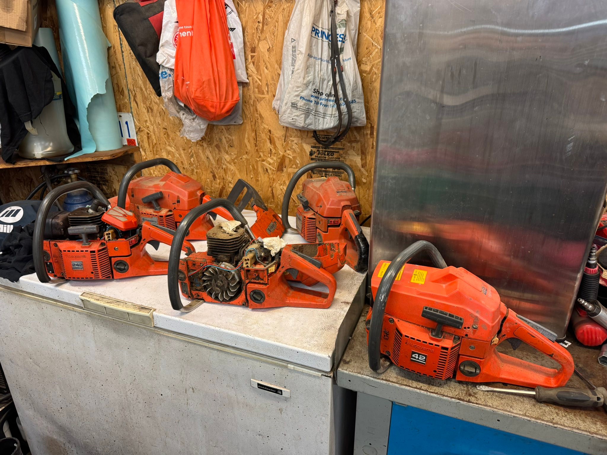 What is the difference between a 42 and 42 special Husqvarna saw?