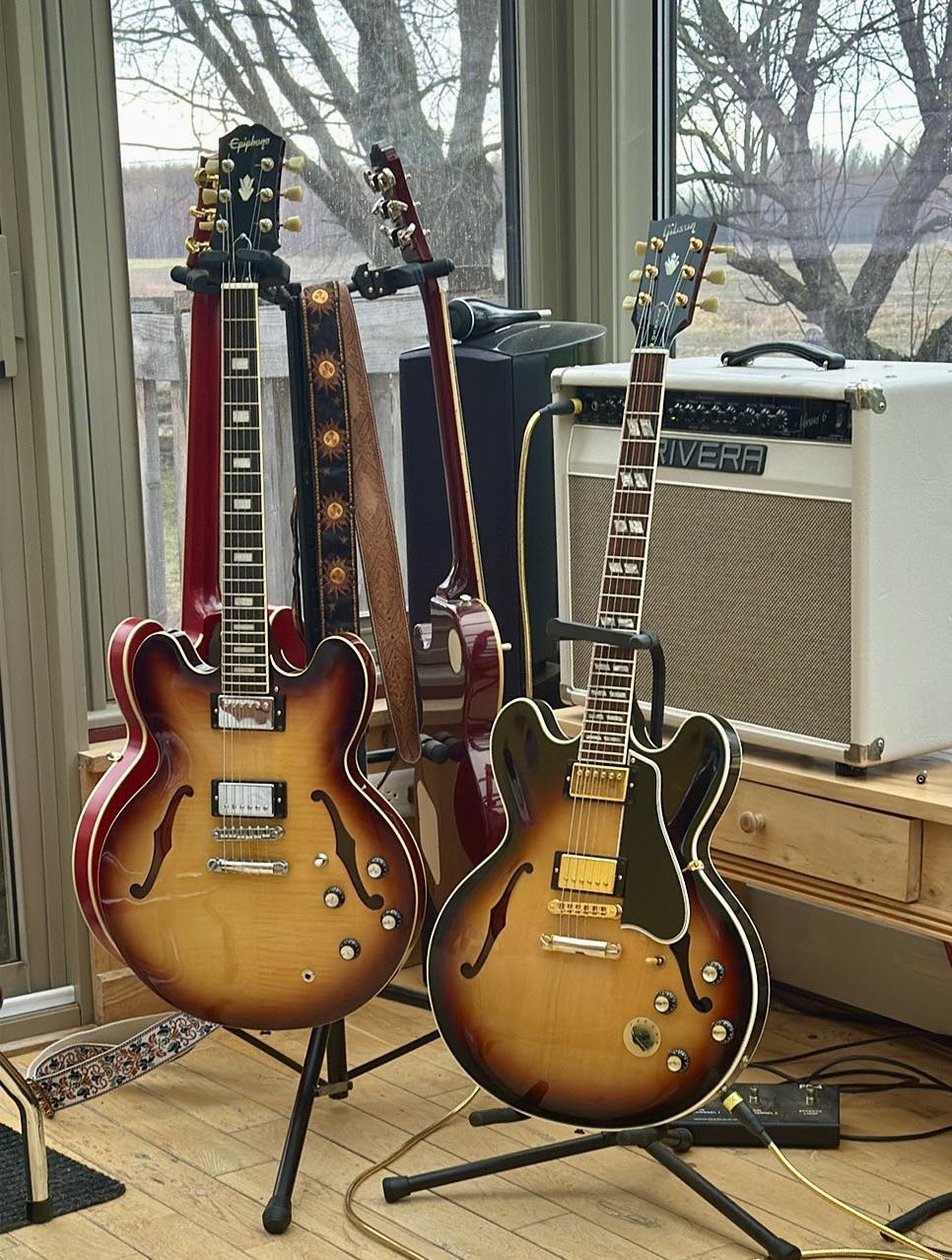 Epiphone ES-335 vs Epiphone ES-345 - Which one do you prefer