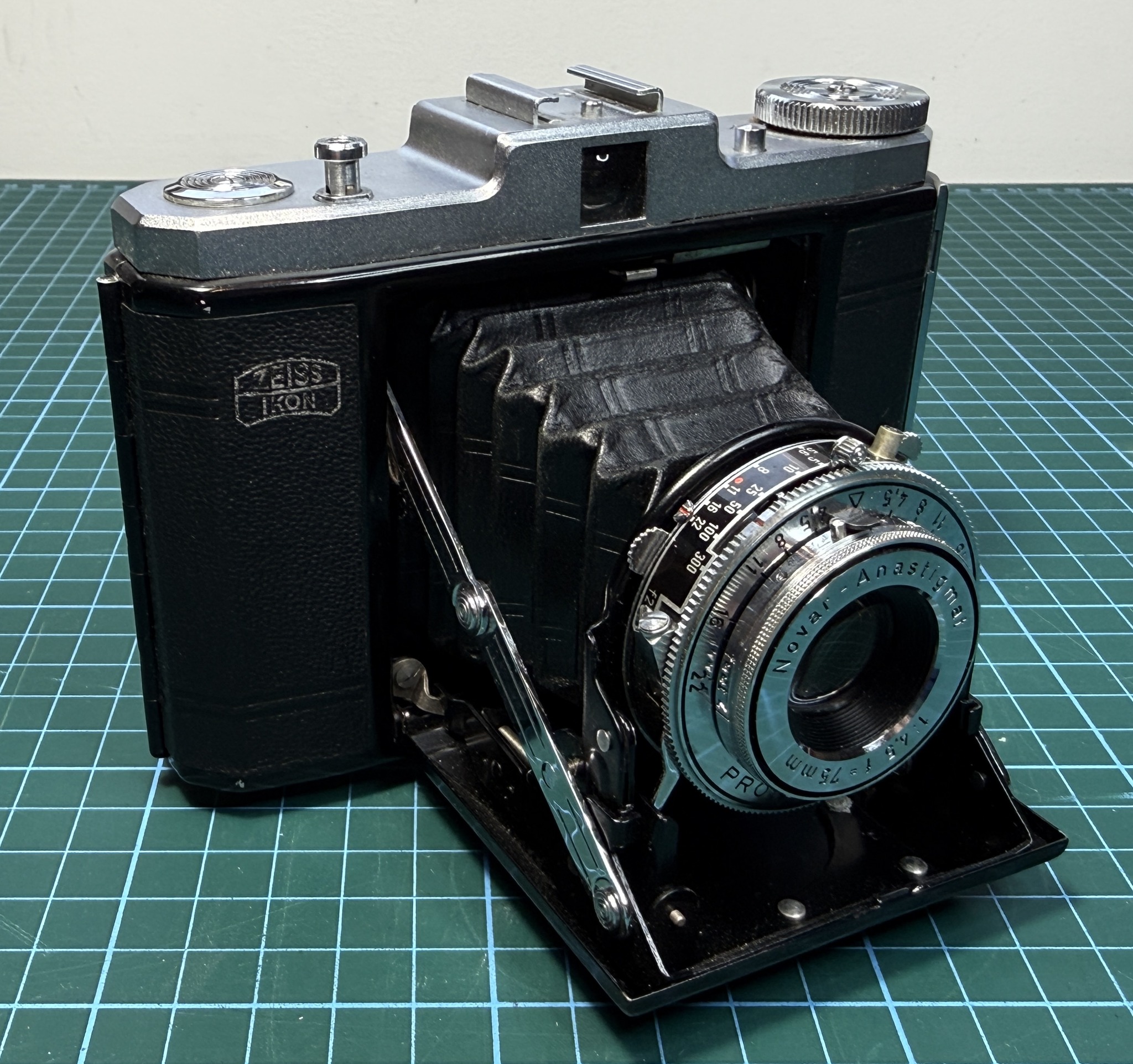 Zeiss Ikon Nettar medium format camera review