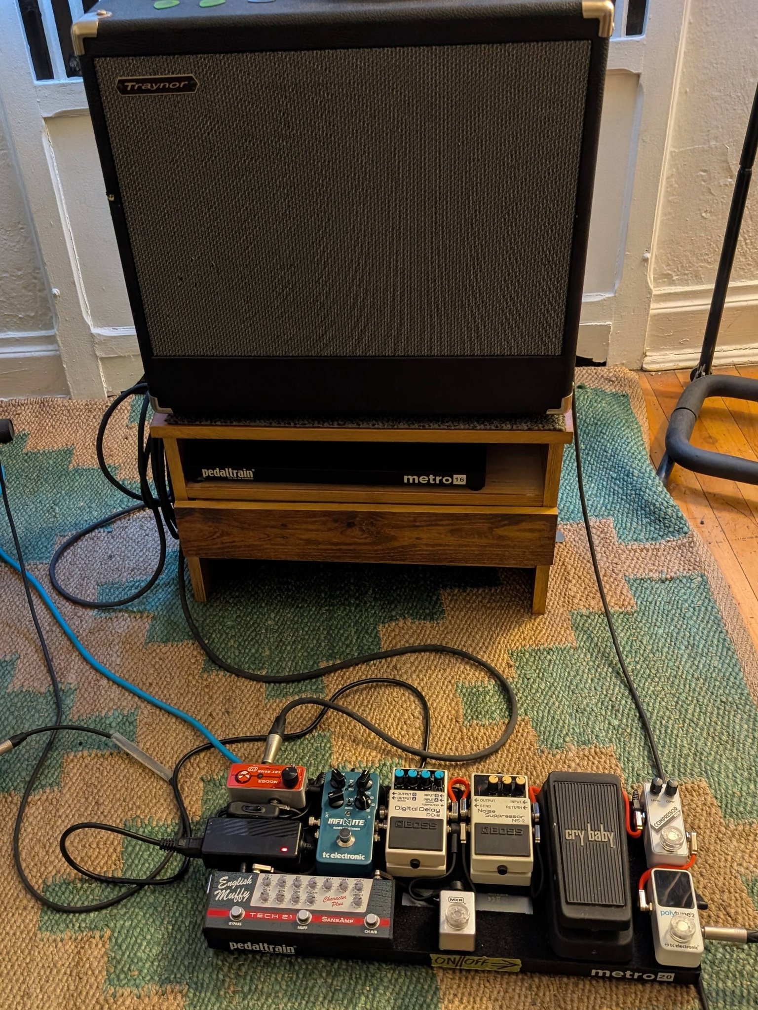 Shoegaze pedalboard setup with Tech 21 SansAmp