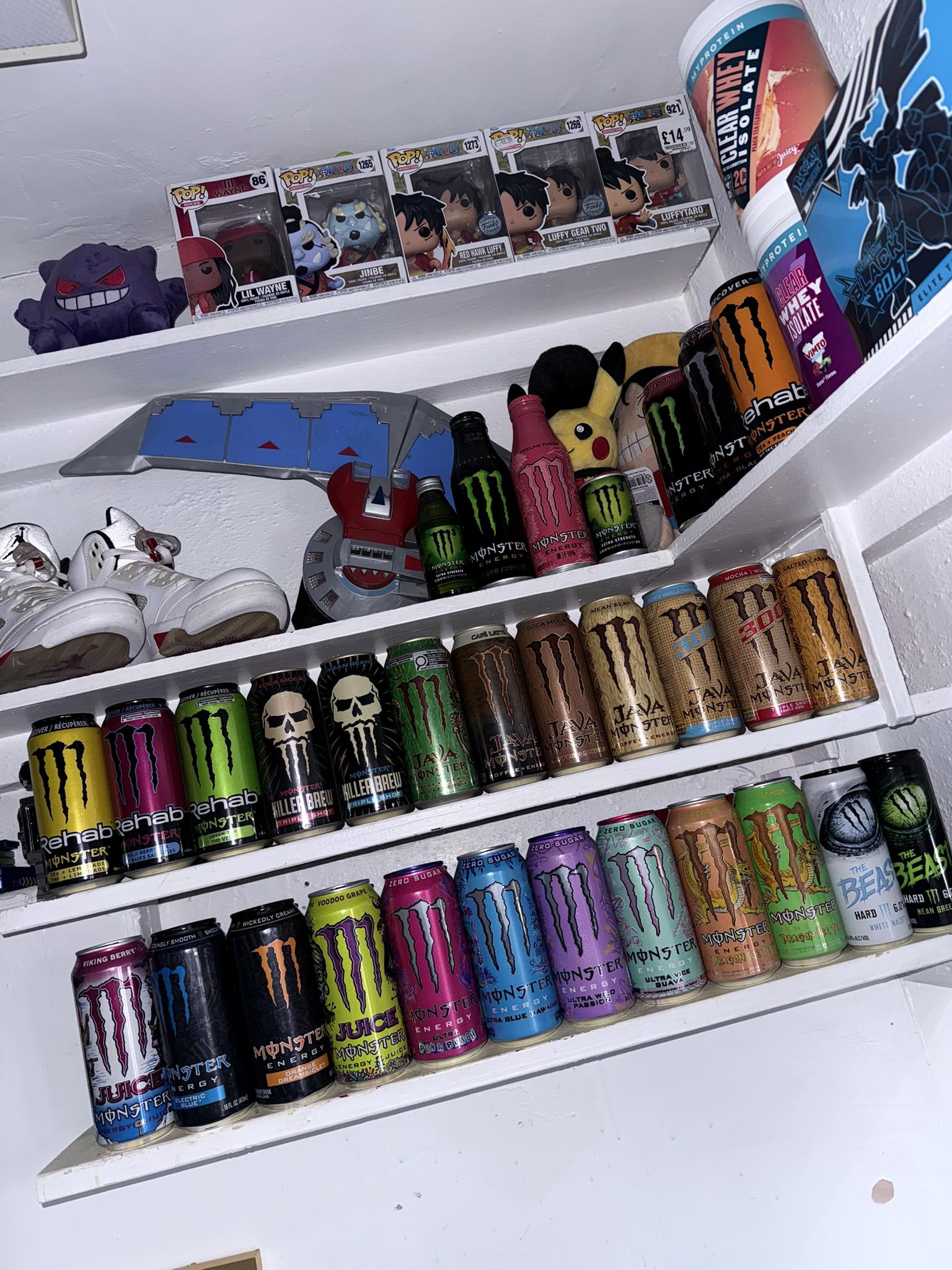 Feed your inner beast the energy it needs 👹 Get any 2 Monster 16