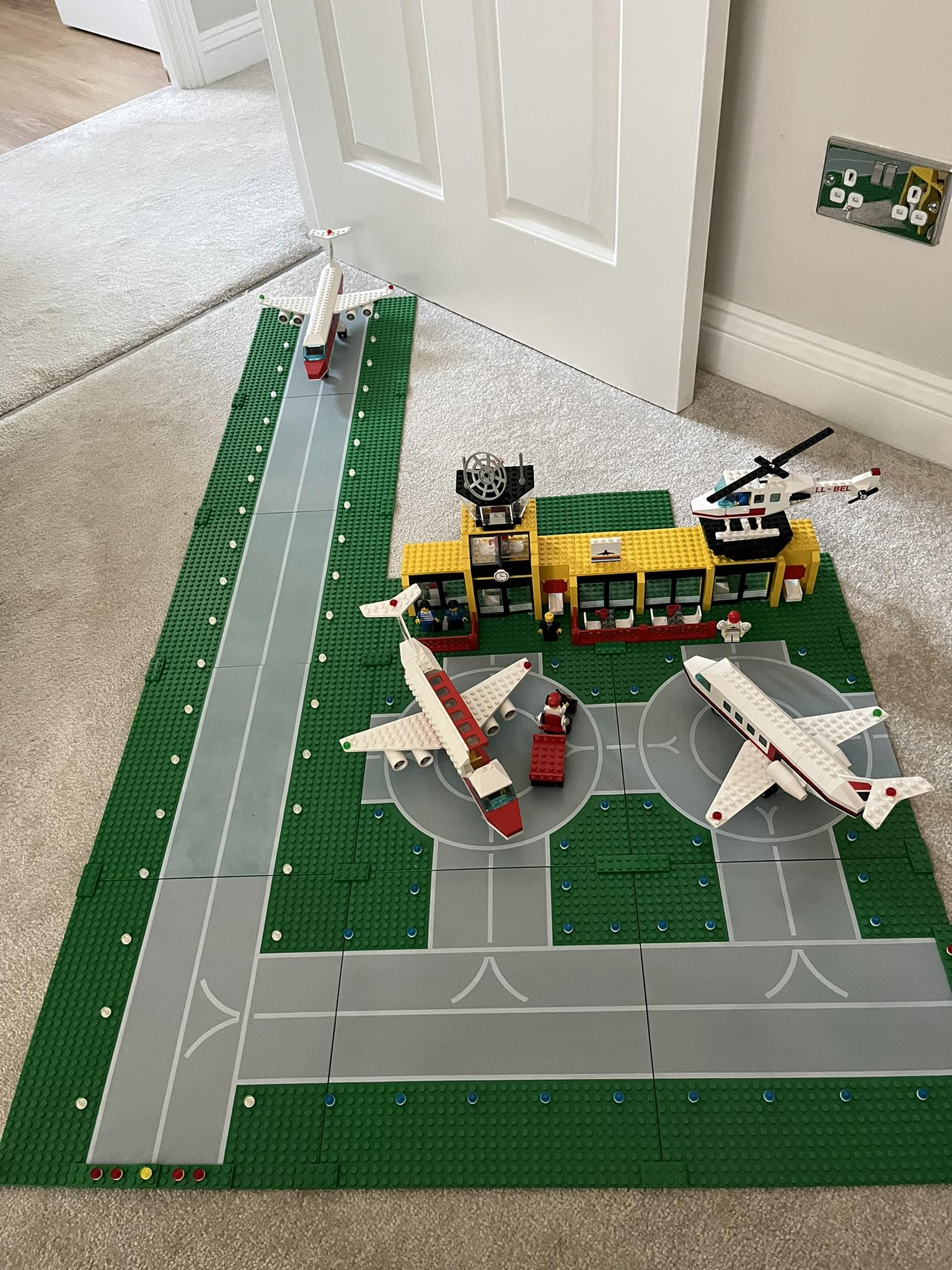 Expanded Lego set 6392 from the 80