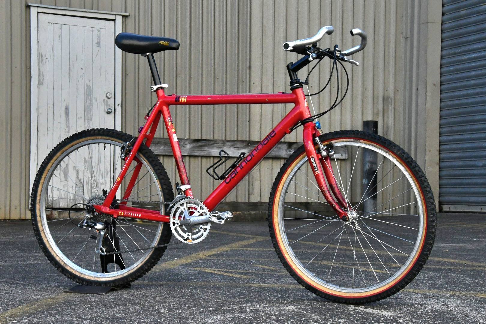 Refurbished 1992 Cannondale M700 bike with upgrades