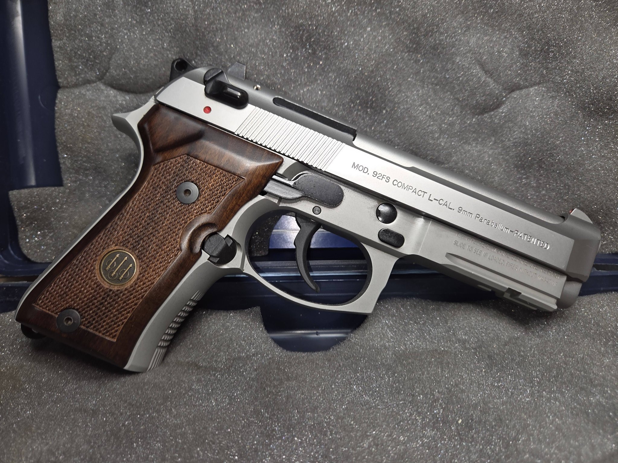 Beretta 92FS Inox 9mm 4.9 Barrel Stainless Steel Semi Automatic Pistol w/10rd Mag ***SOLD