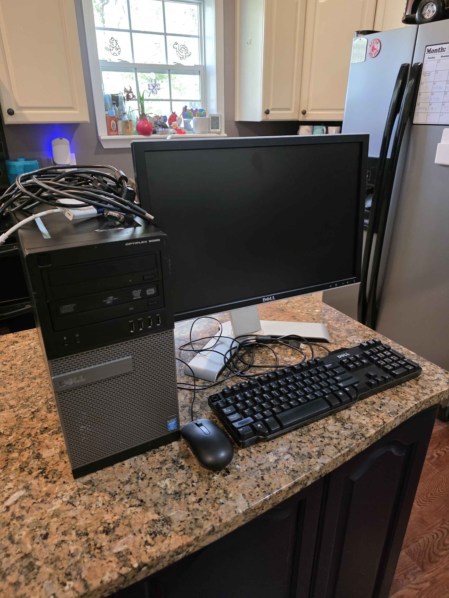 Model: Dell Optiplex 9020 CPU: i7-4790 @ 3.6 GHz GPU: Nvidia GTX 