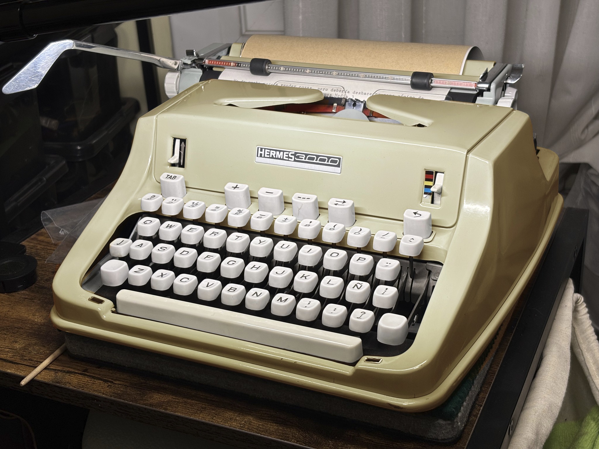 Hermes 3000 typewriter color options