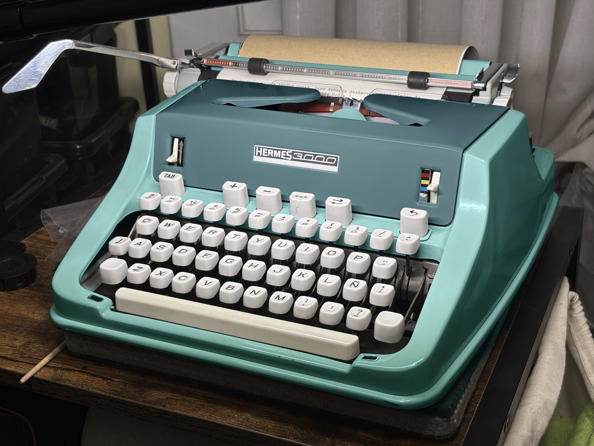 Hermes 3000 typewriter color options