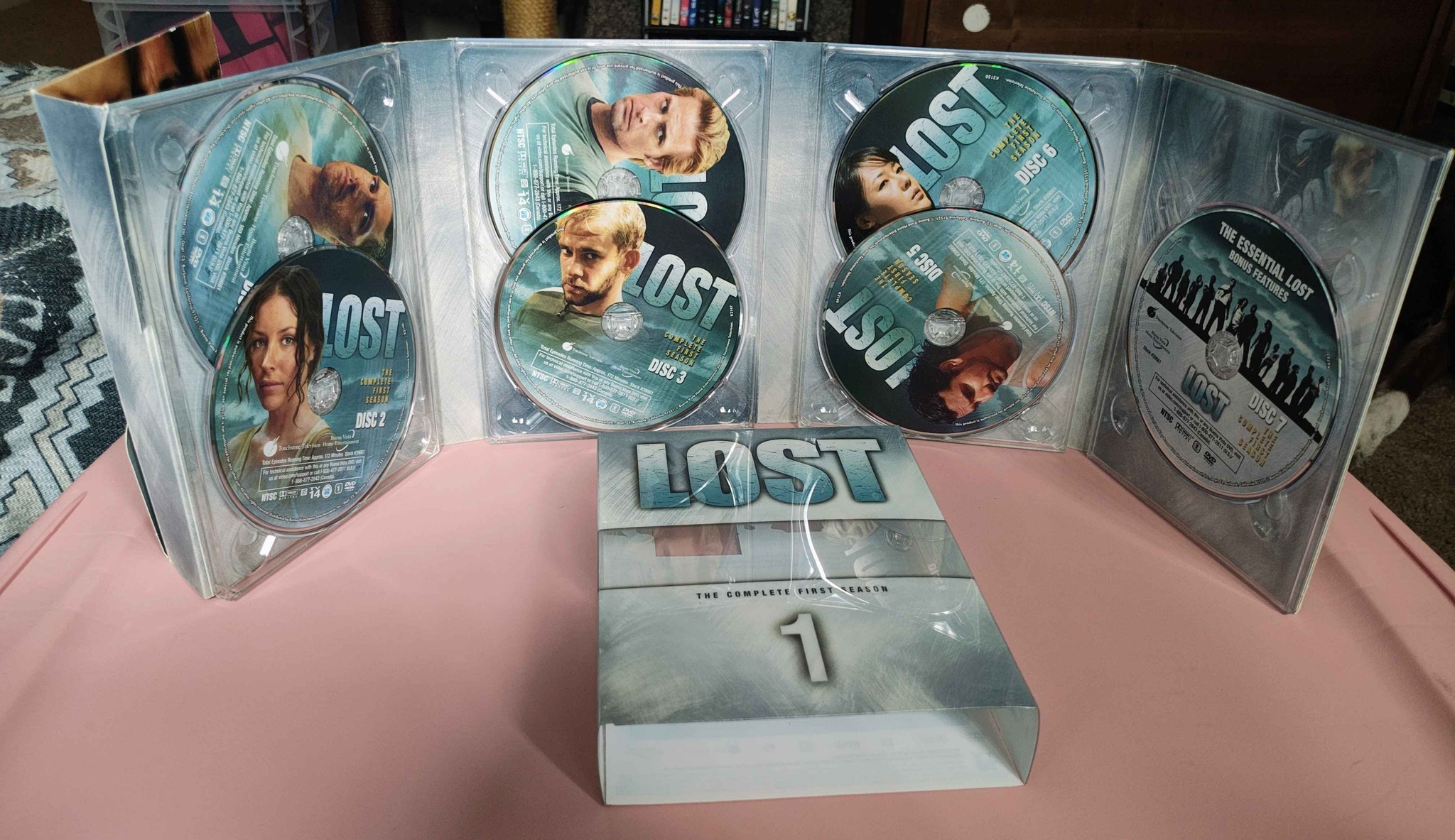 Complete Lost series collection (Seasons 1–5). One of the most