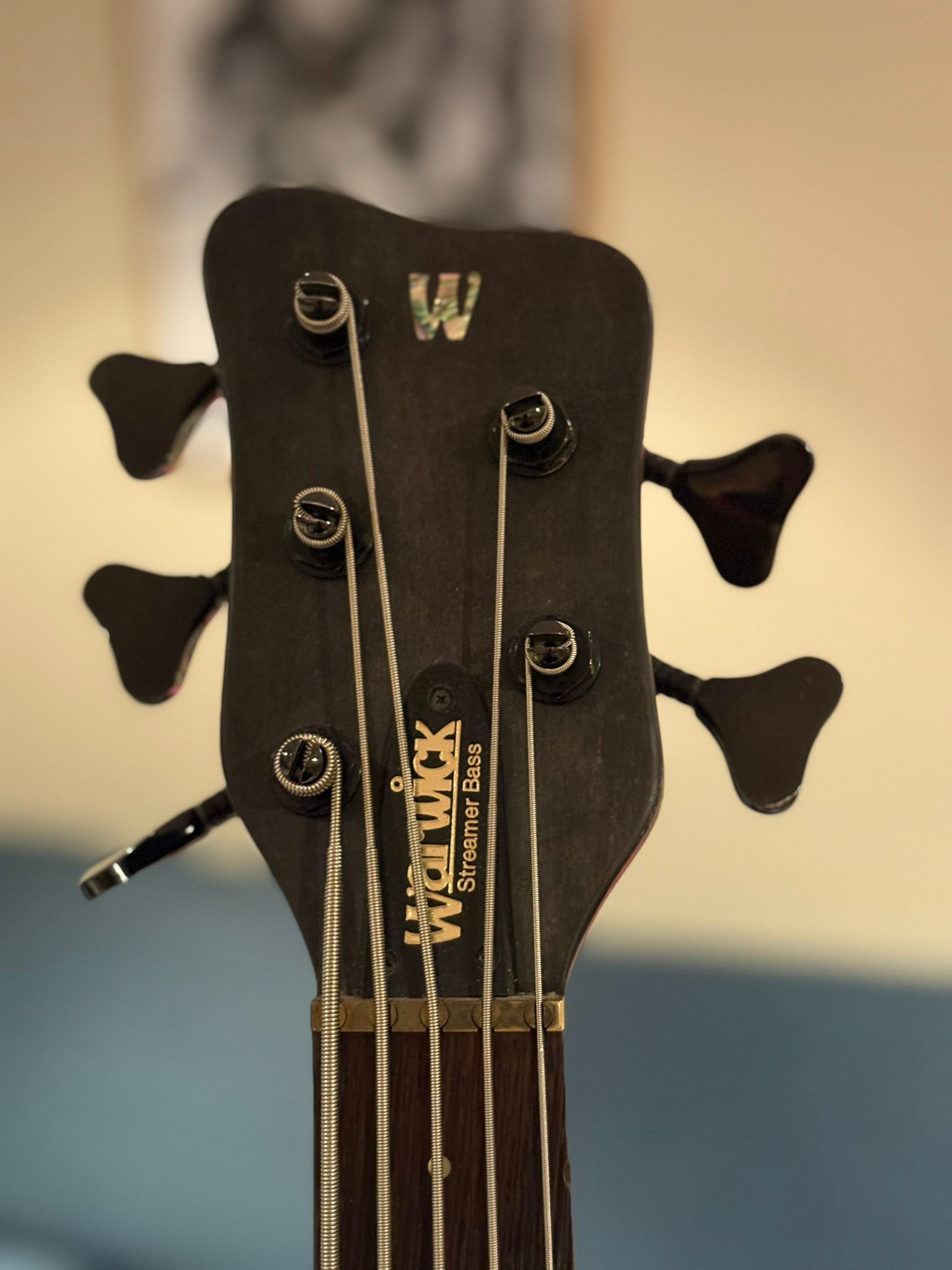 Value of 1989 Warwick hybrid bass?
