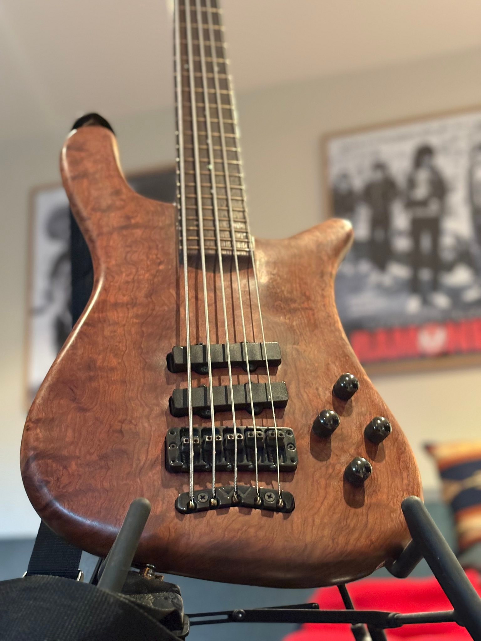 Value of 1989 Warwick hybrid bass?