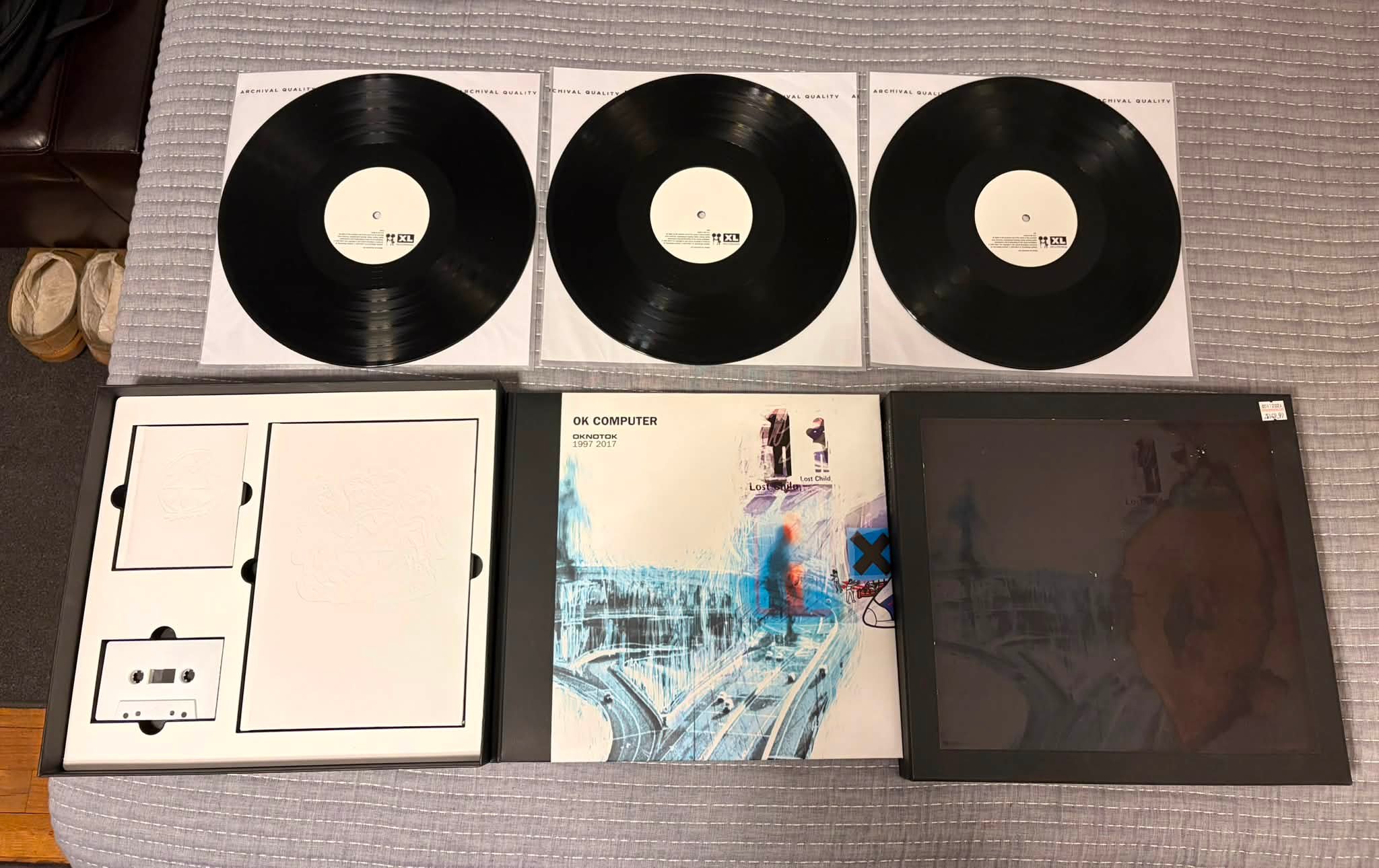 rosé -R- LP CD kit I never knew this existed, but I saw it in the wild, so well… I