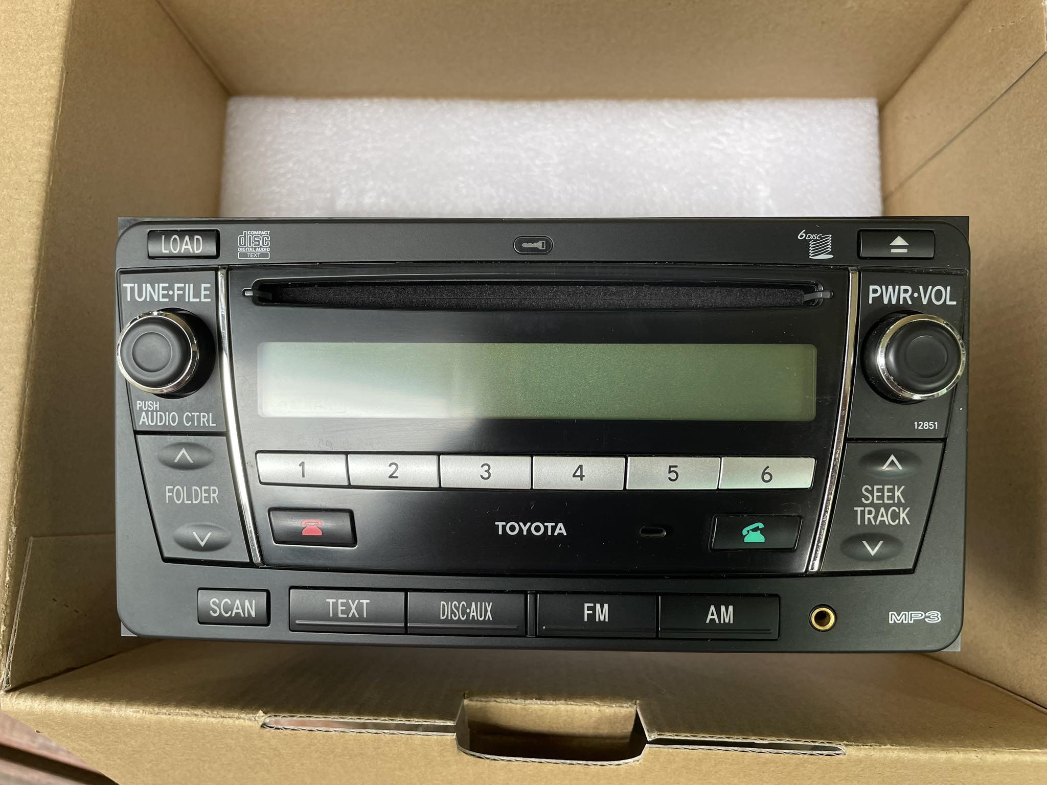 What is this original Toyota audio unit from 120 series?