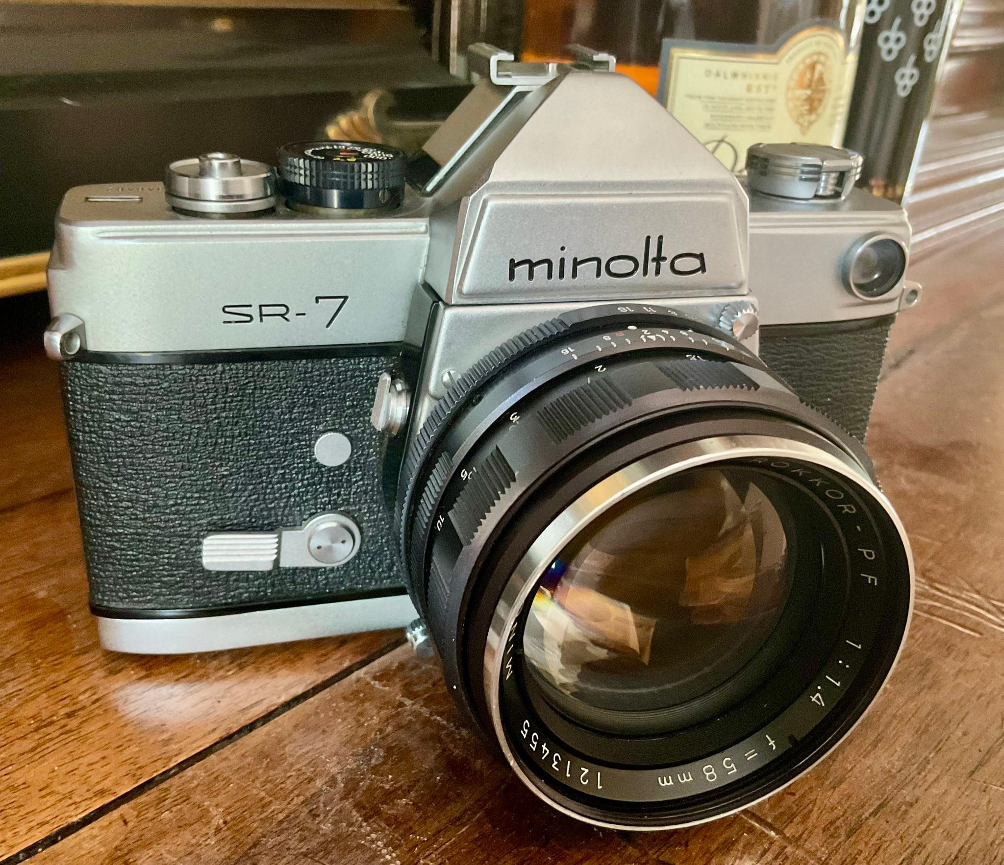 Minolta SR-7 35mm SLR film camera review