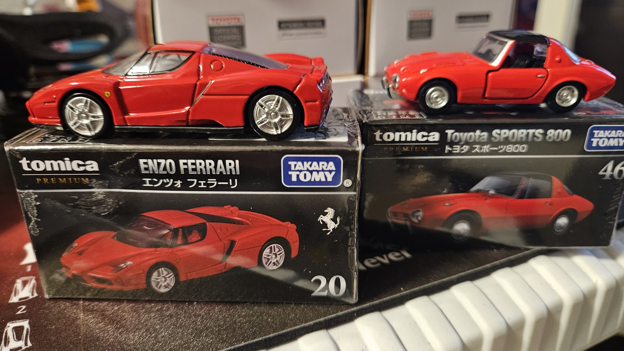Takara Tomy Tomica Town &ndash; Concessionario Ferrari &ndash; Playset Per Auto In Miniatura