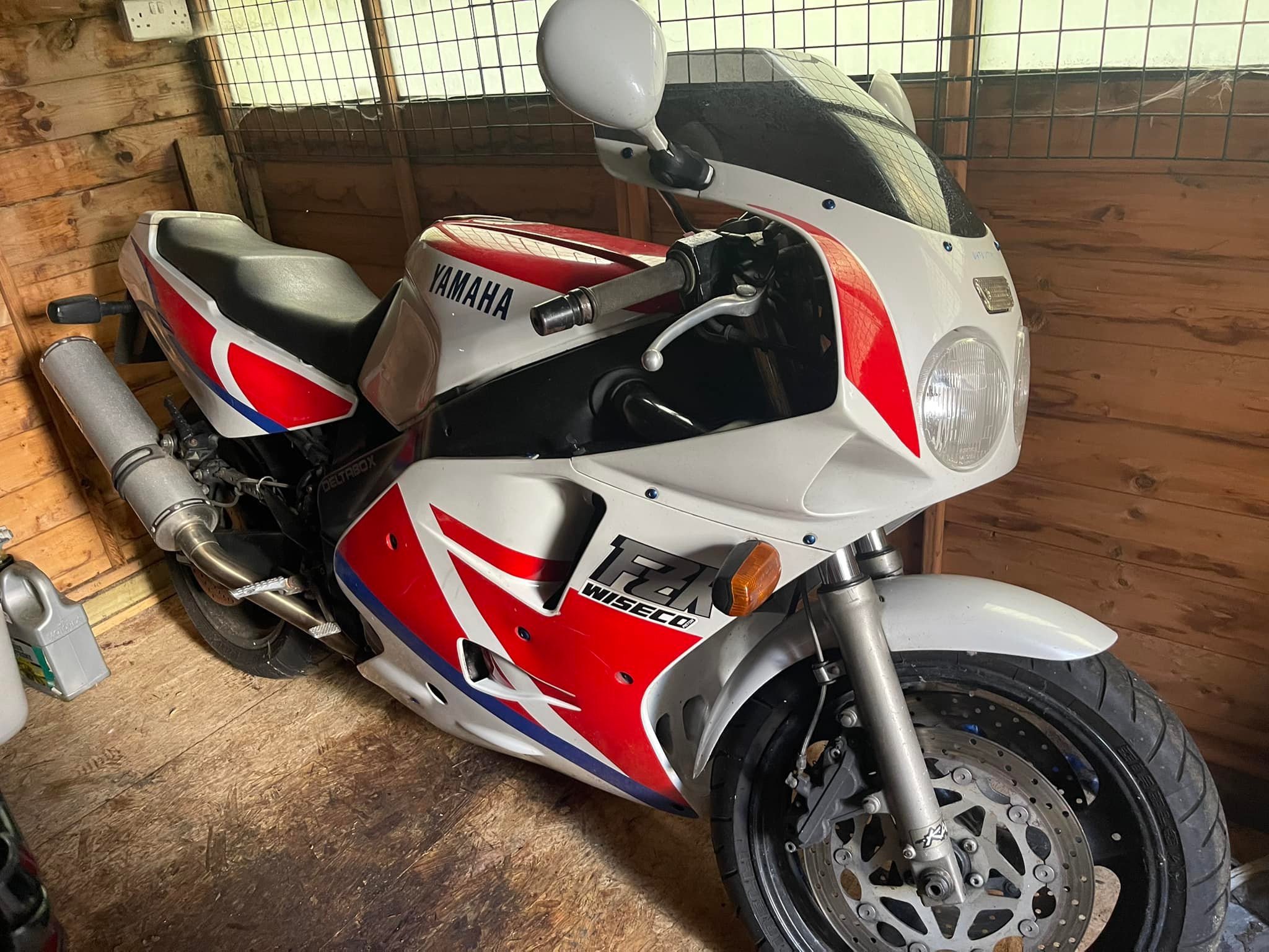 FOR SALE- 1989 FZR1000 Exup. This is a 3GM Japanese import, I am 