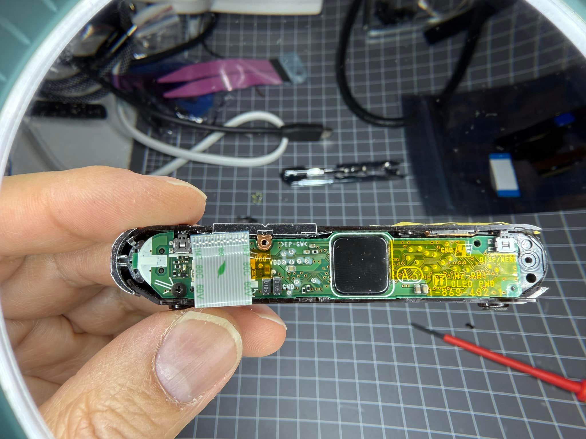 Replacing the Sony MZ-RH1 screen with a Sir68 OLED screen