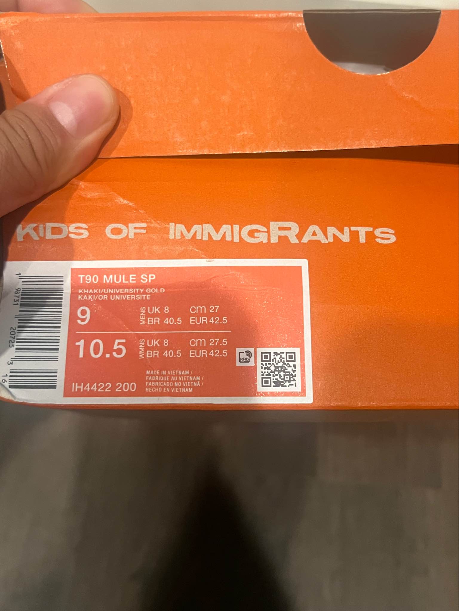 Nike soccer mule Sz 9 OF ب KIDS IMMIGRANTS IMMGR JUSTDON JUSTDON 