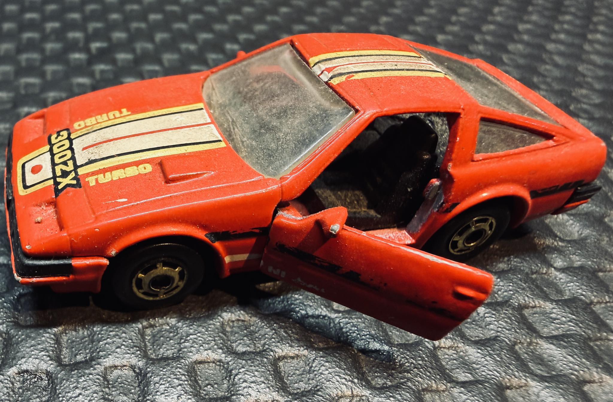 Vintage Nissan 300ZX diecast models from Mctoy and Edocar