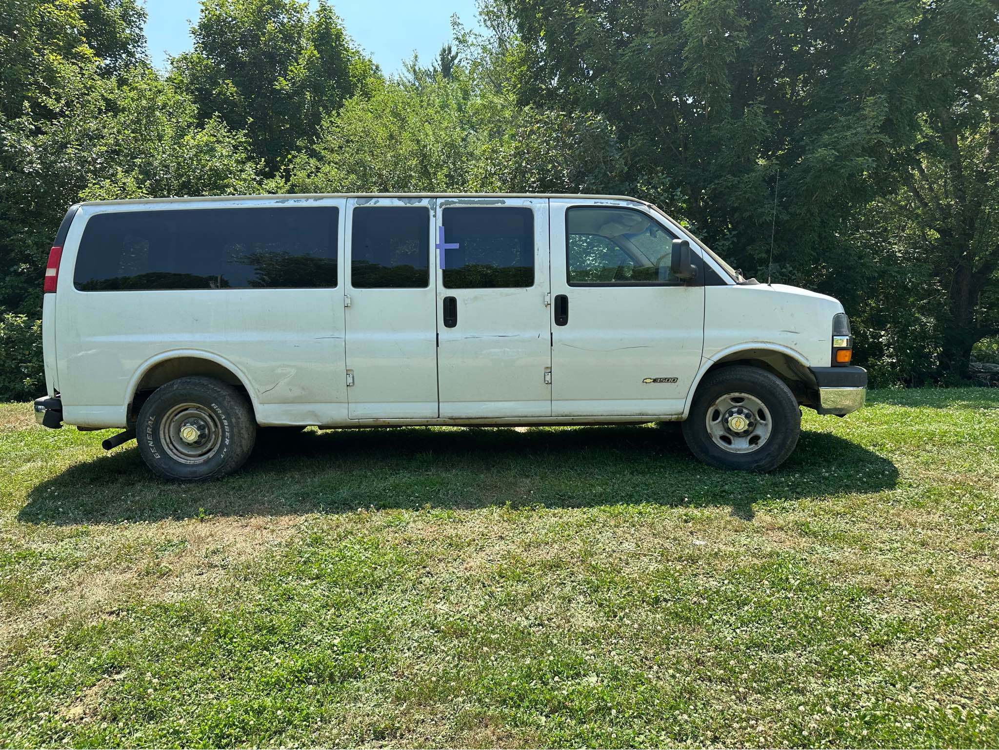 2003 Chevrolet Express 3500 Passenger · Extended Van 3D
