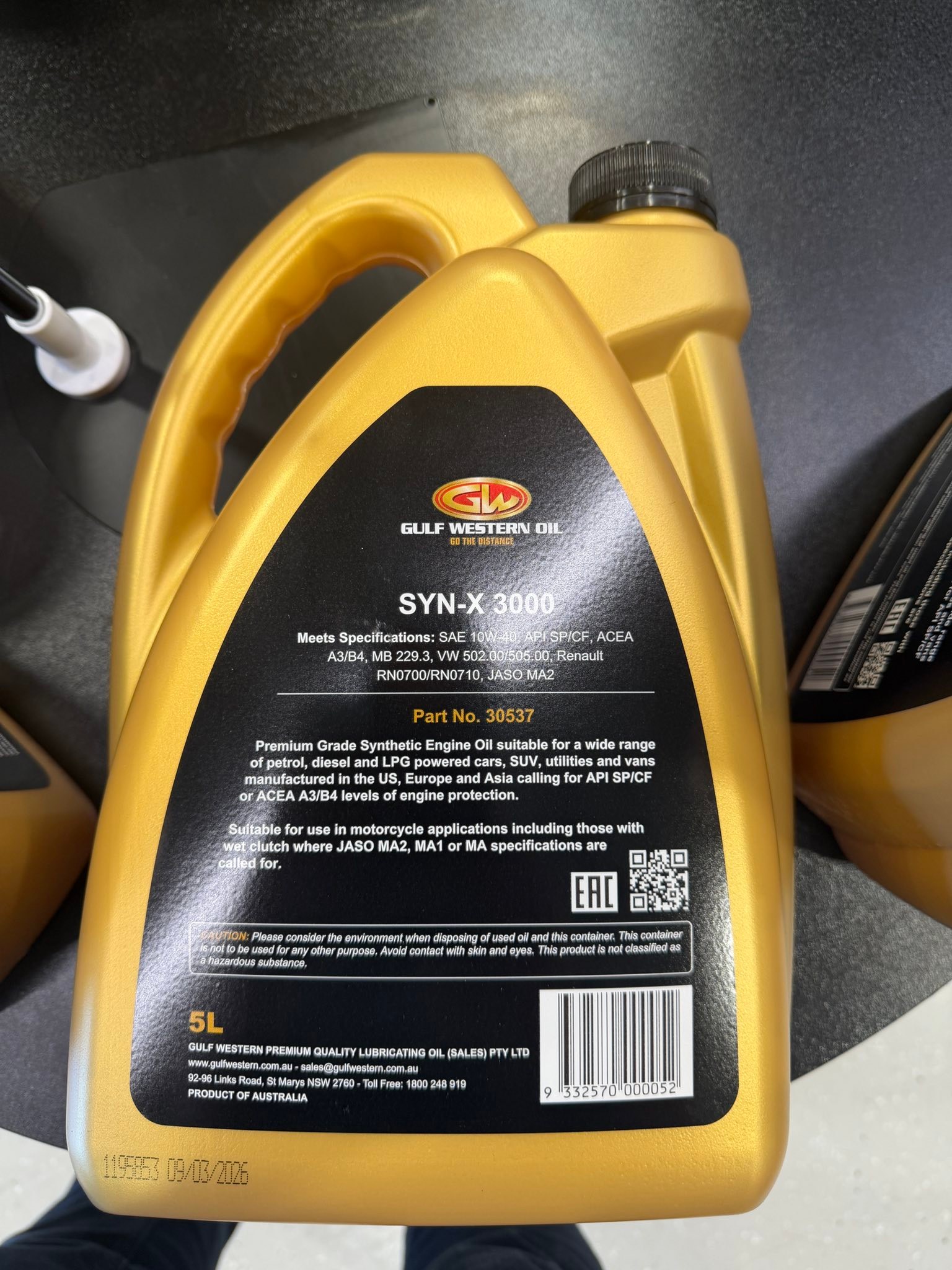 Is this engine oil suitable for wet clutches and meets JASO MA specs?