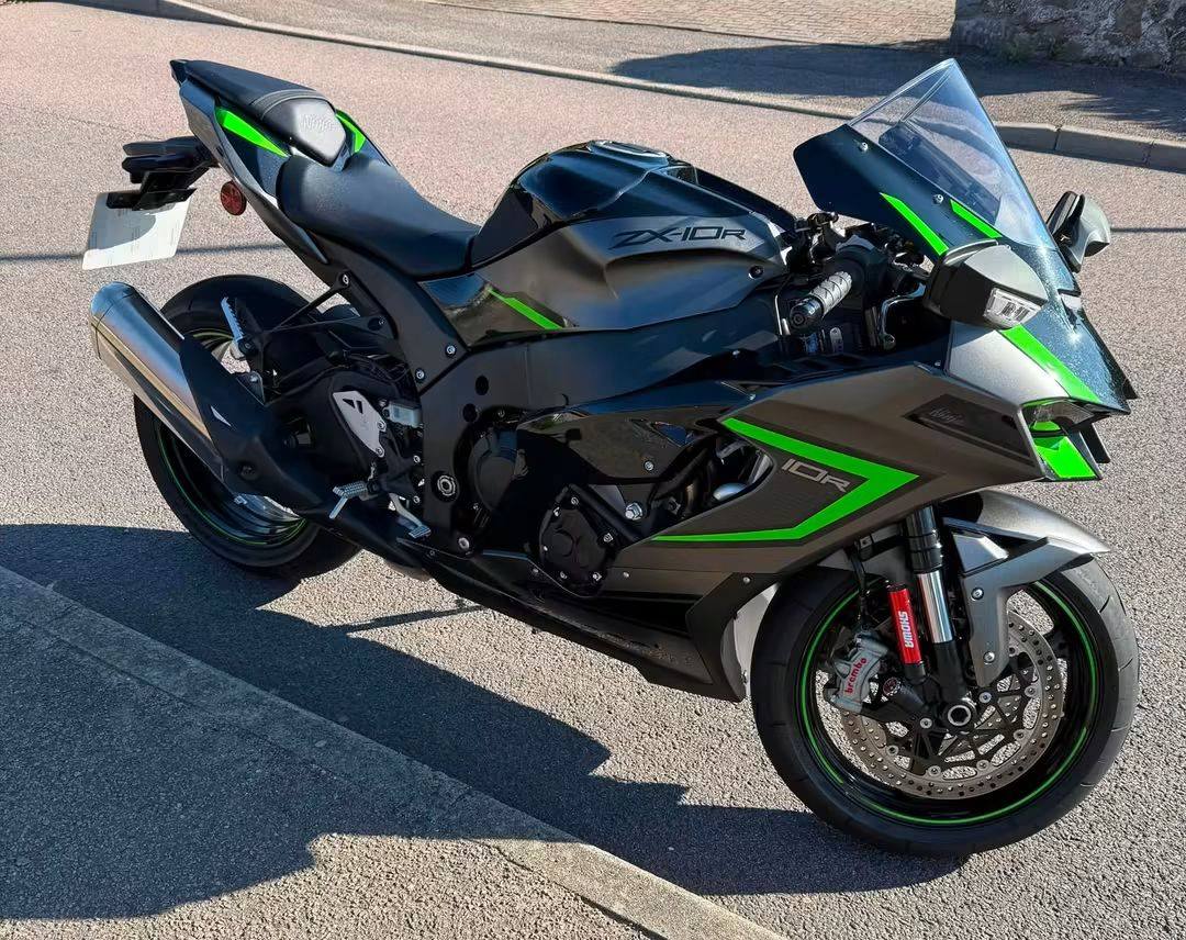 2022 Kawasaki ZX-10R for sale with 1171 miles