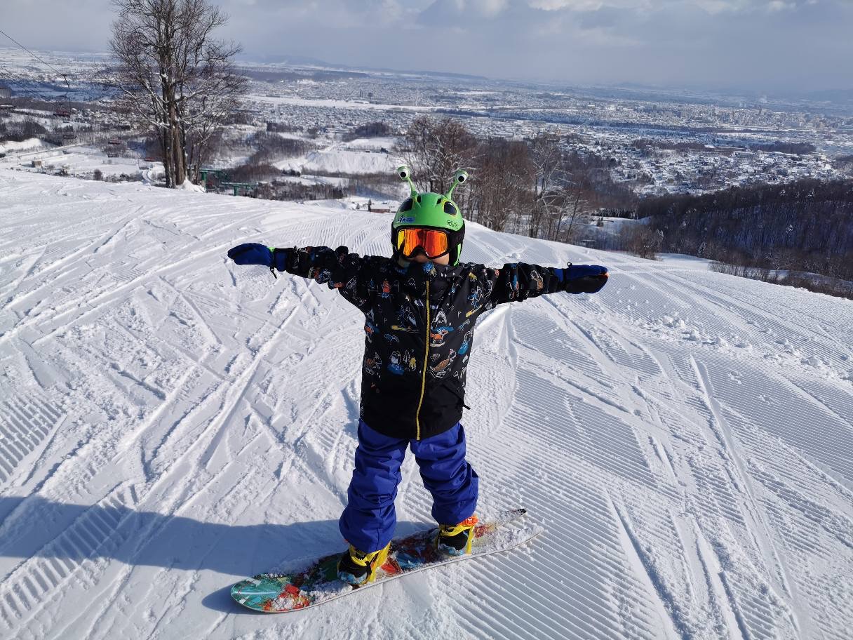 ride cues series snowboard Kink Men's  New Day Sports The hog is fat and ready for slaughter 6-year-old snowboarder in Japan rides