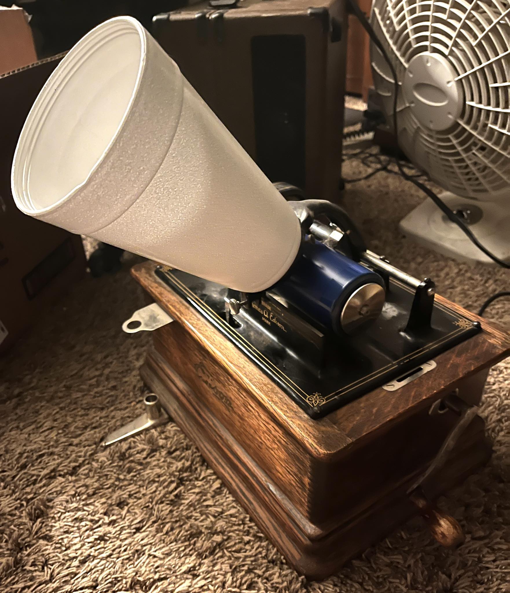 What alternative horns work for antique phonographs?