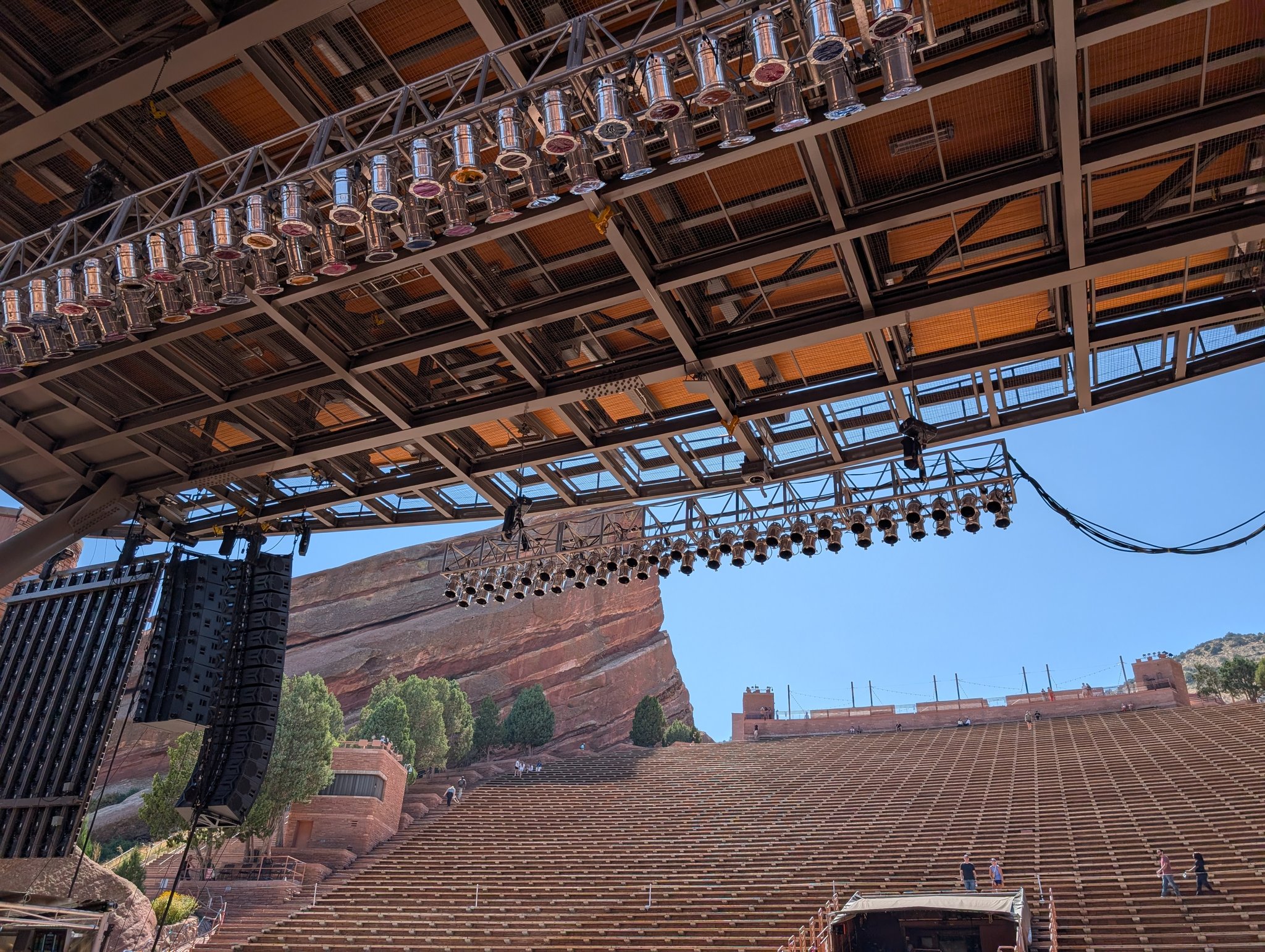Going old school with a Par Can rig at Red Rocks today. | Facebook
