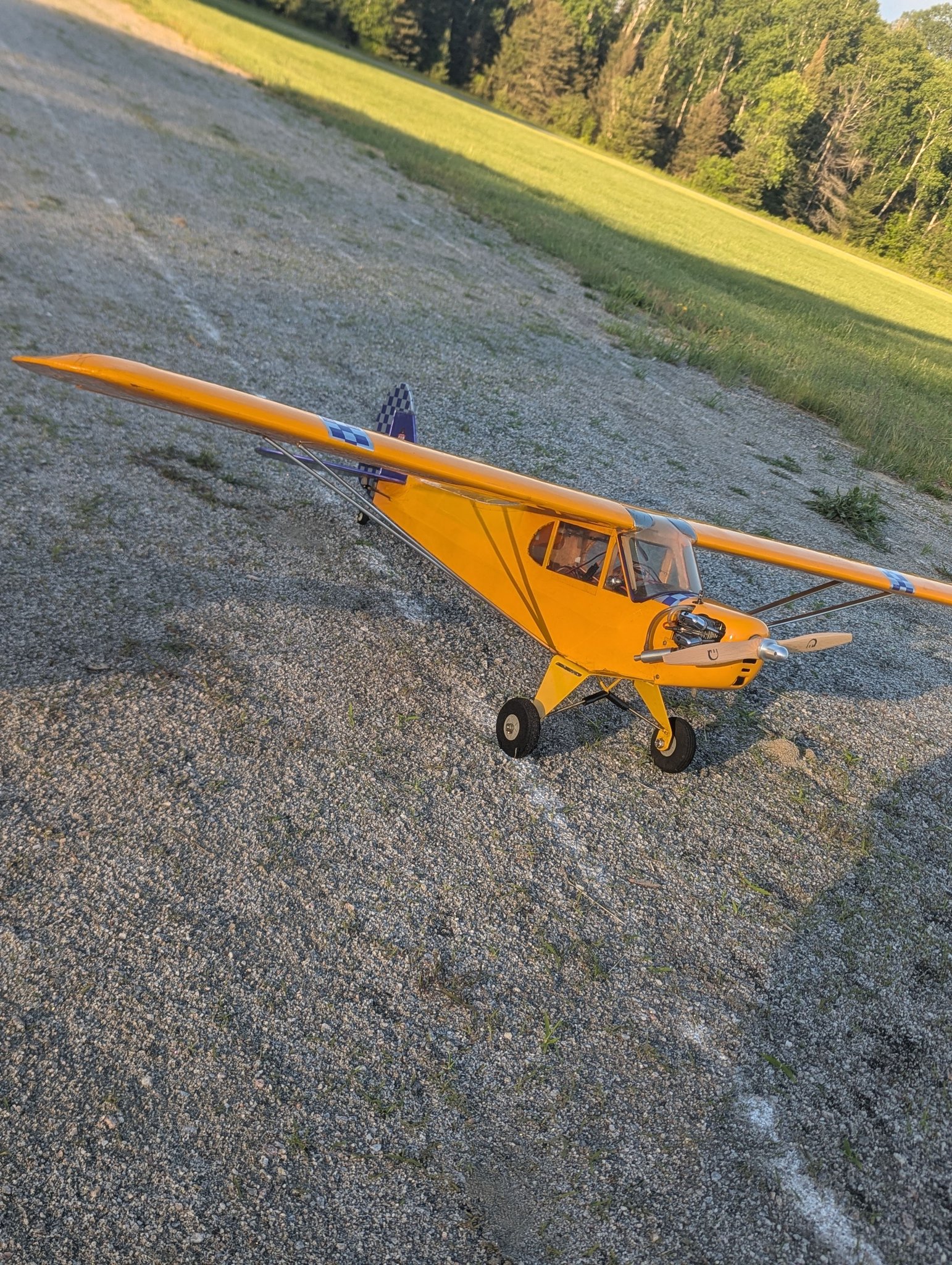 Flying my old J3 Cub with Saito .40 engine