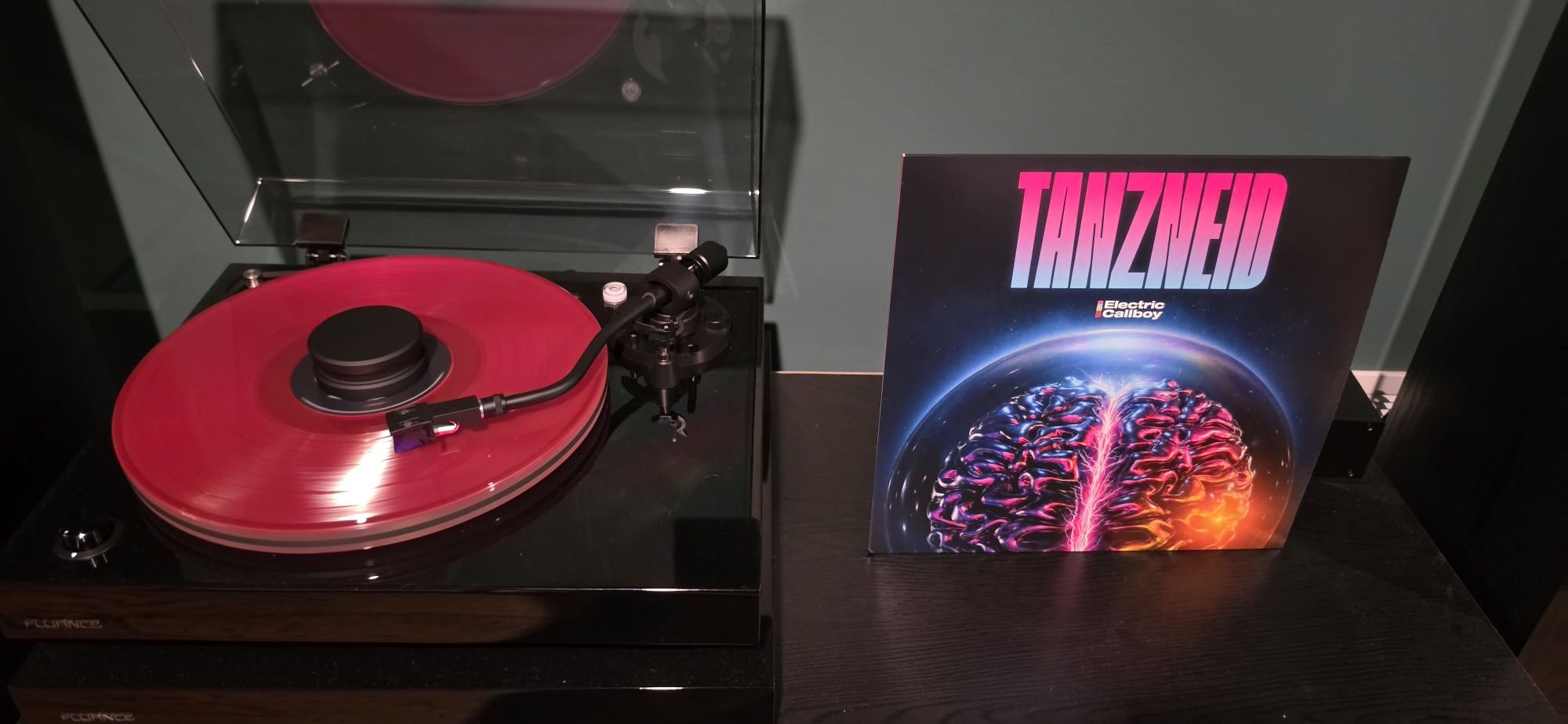Missing signature on Electric Callboy signed white label Tanzneid