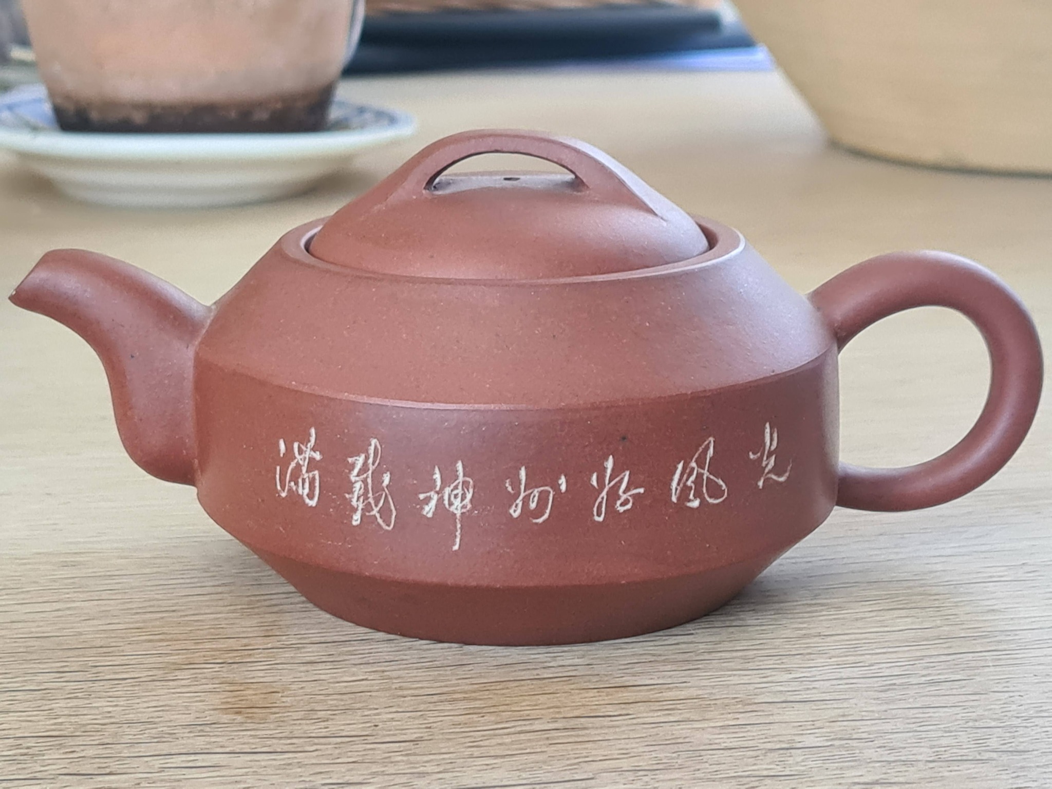Hello! Does it look like an authentic green label F1? Hong Ni