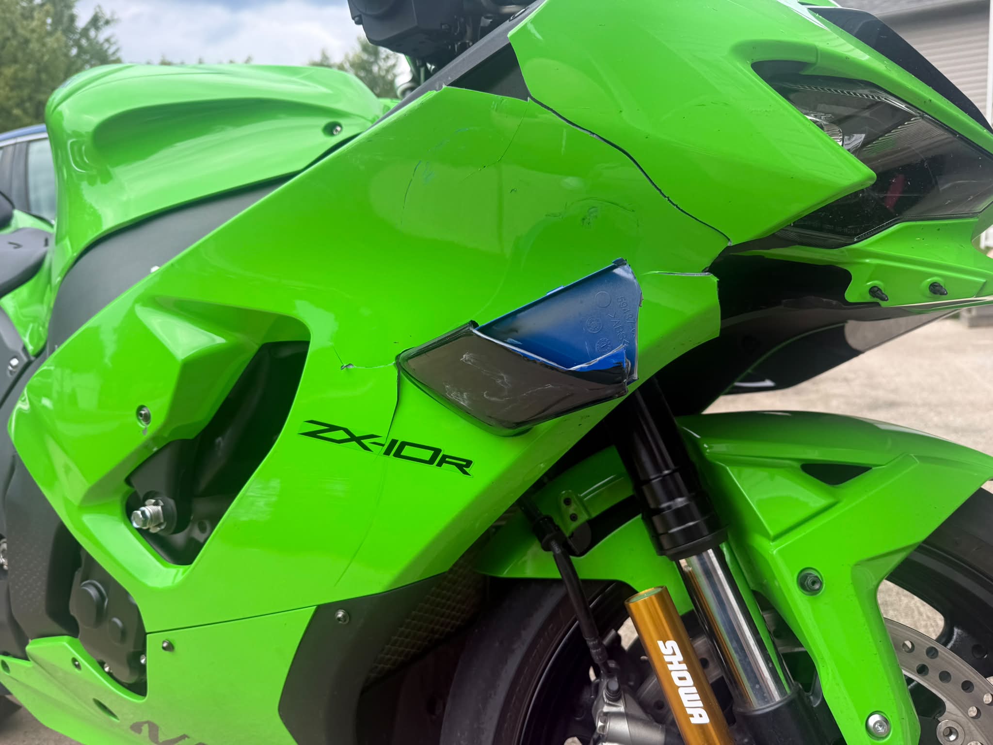 Removing blue wings from Gen 7 ZX10R?