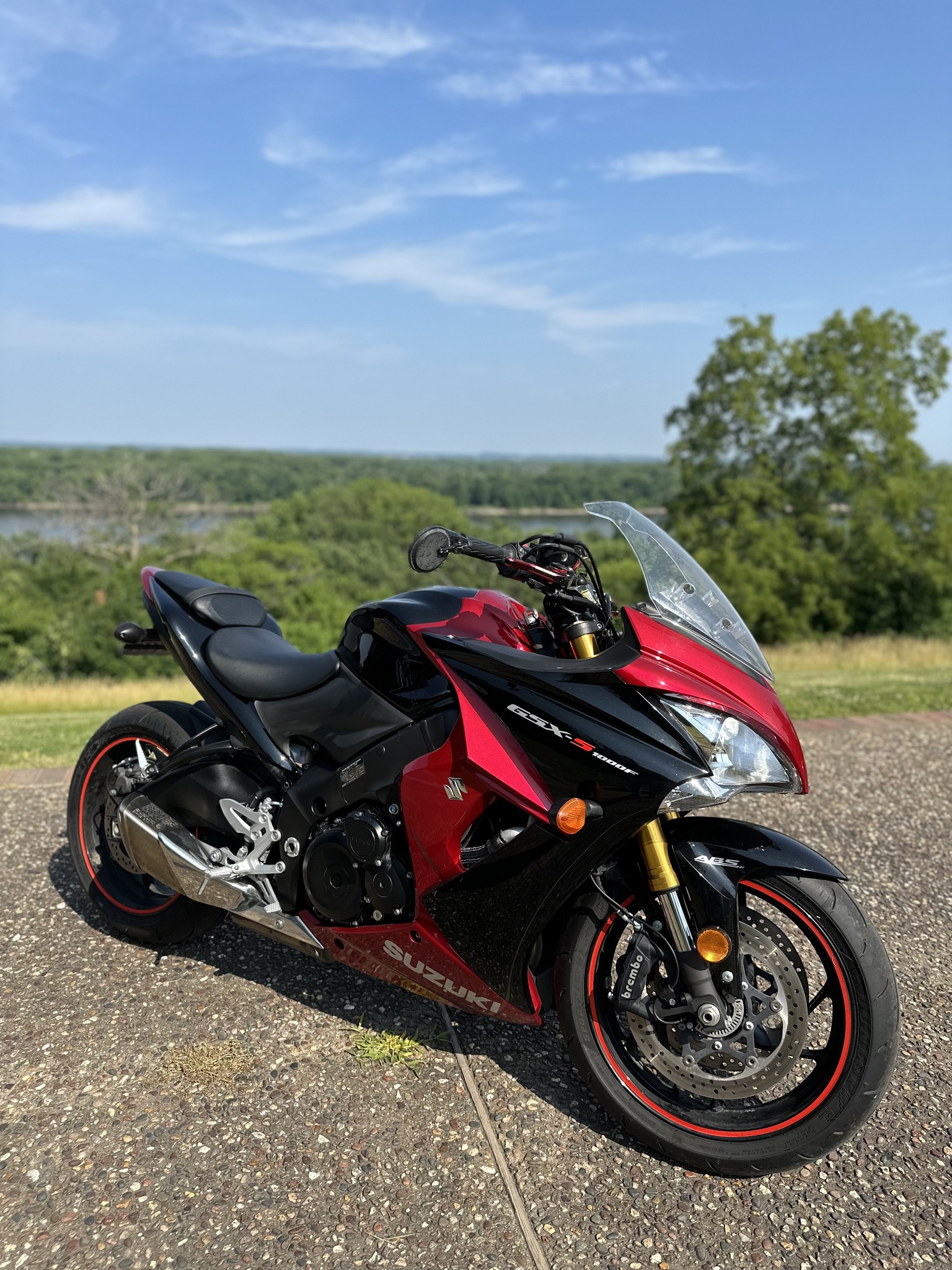 ハッピー New to group let's see those bikes.