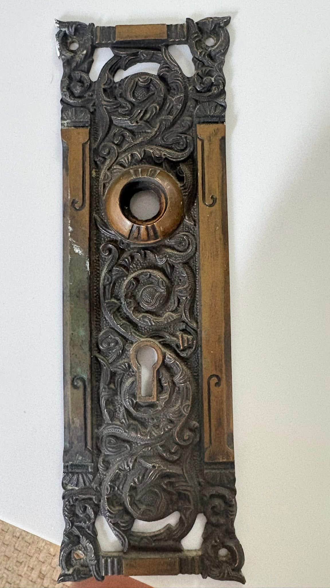 What is the origin and value of a Reading Hardware Co. entry set