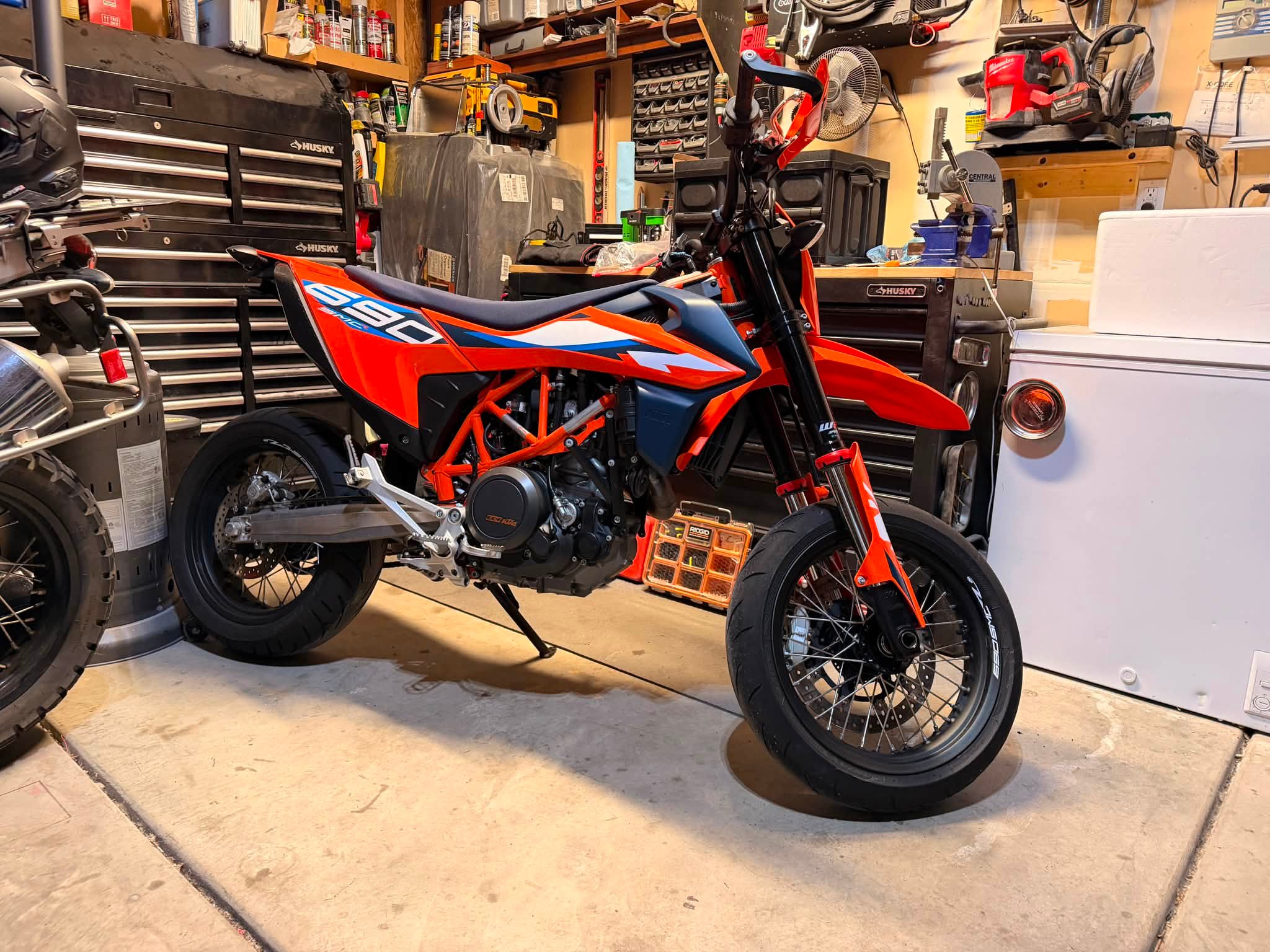 What a great bike! It's been a very fun build. Rottweiler intake