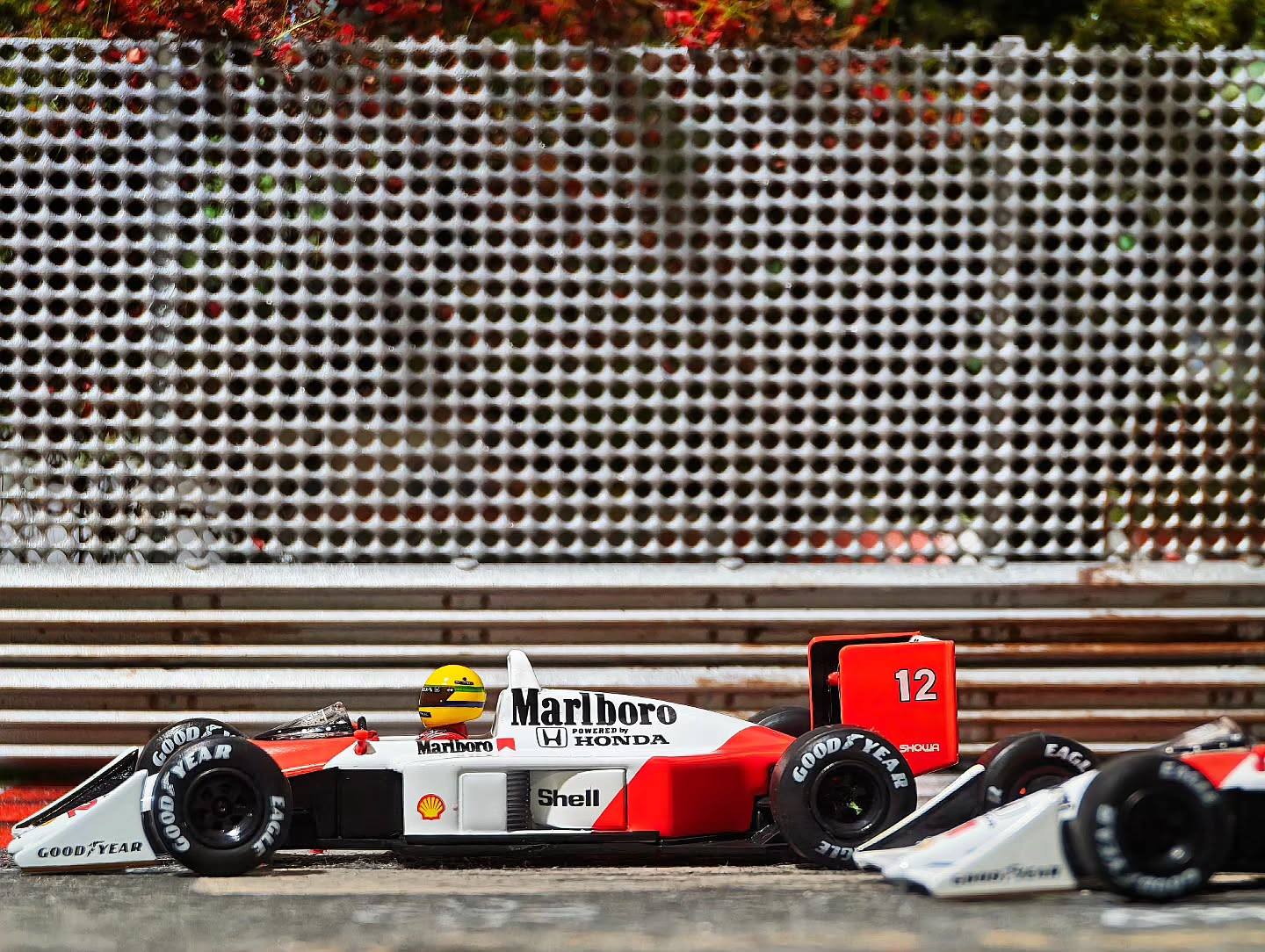 McLaren MP4/4 1988 Japanese Grand Prix, Aryton Senna by MiniGT.
