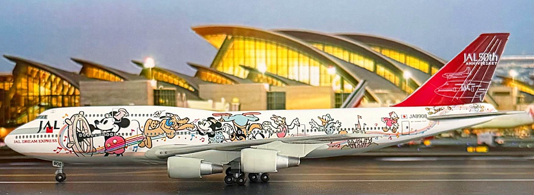 Japan Airlines Boeing 747-246D in Disney Dream Express livery