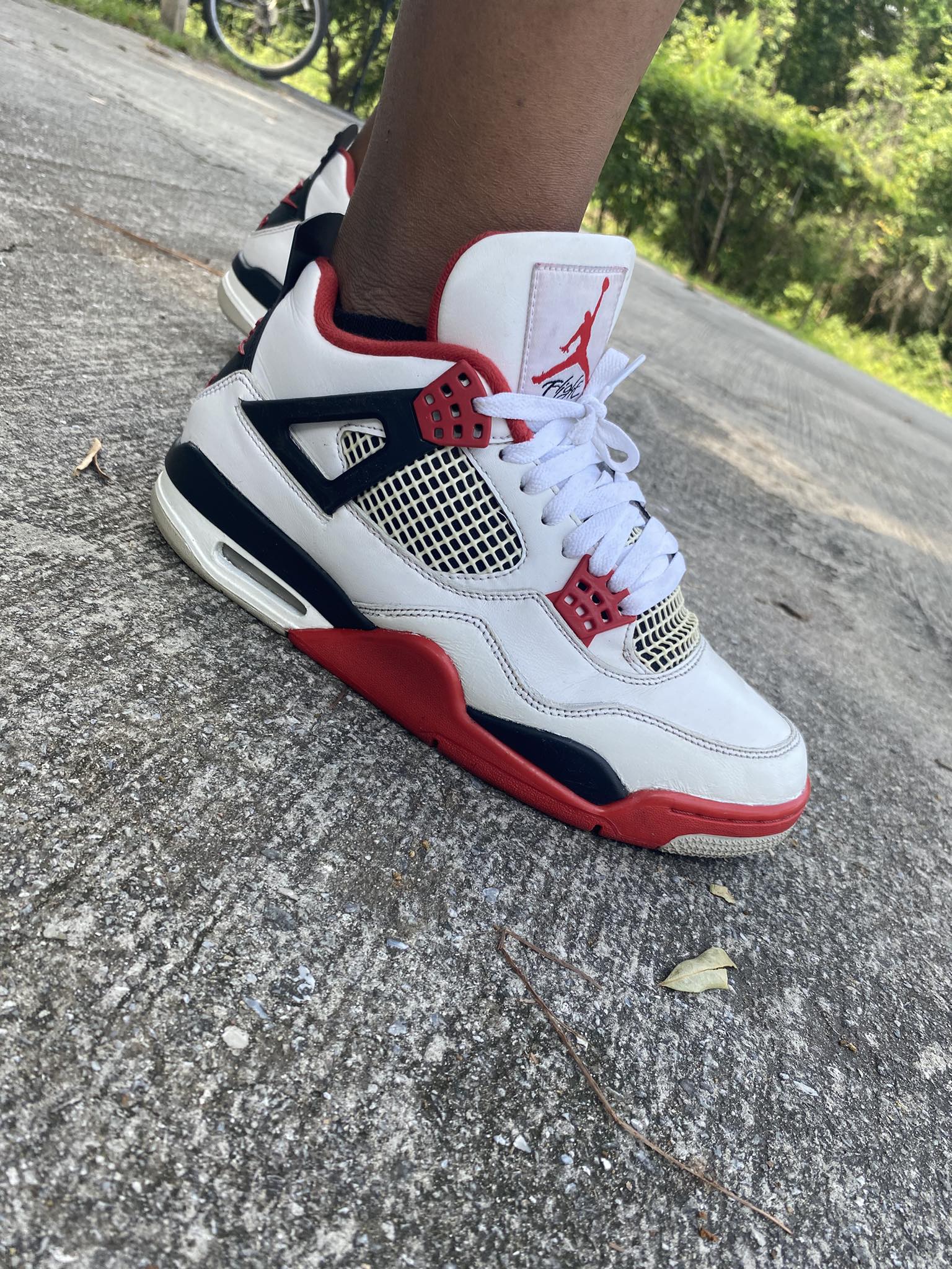 Jordan 4 Retro “Fire Red “ ?