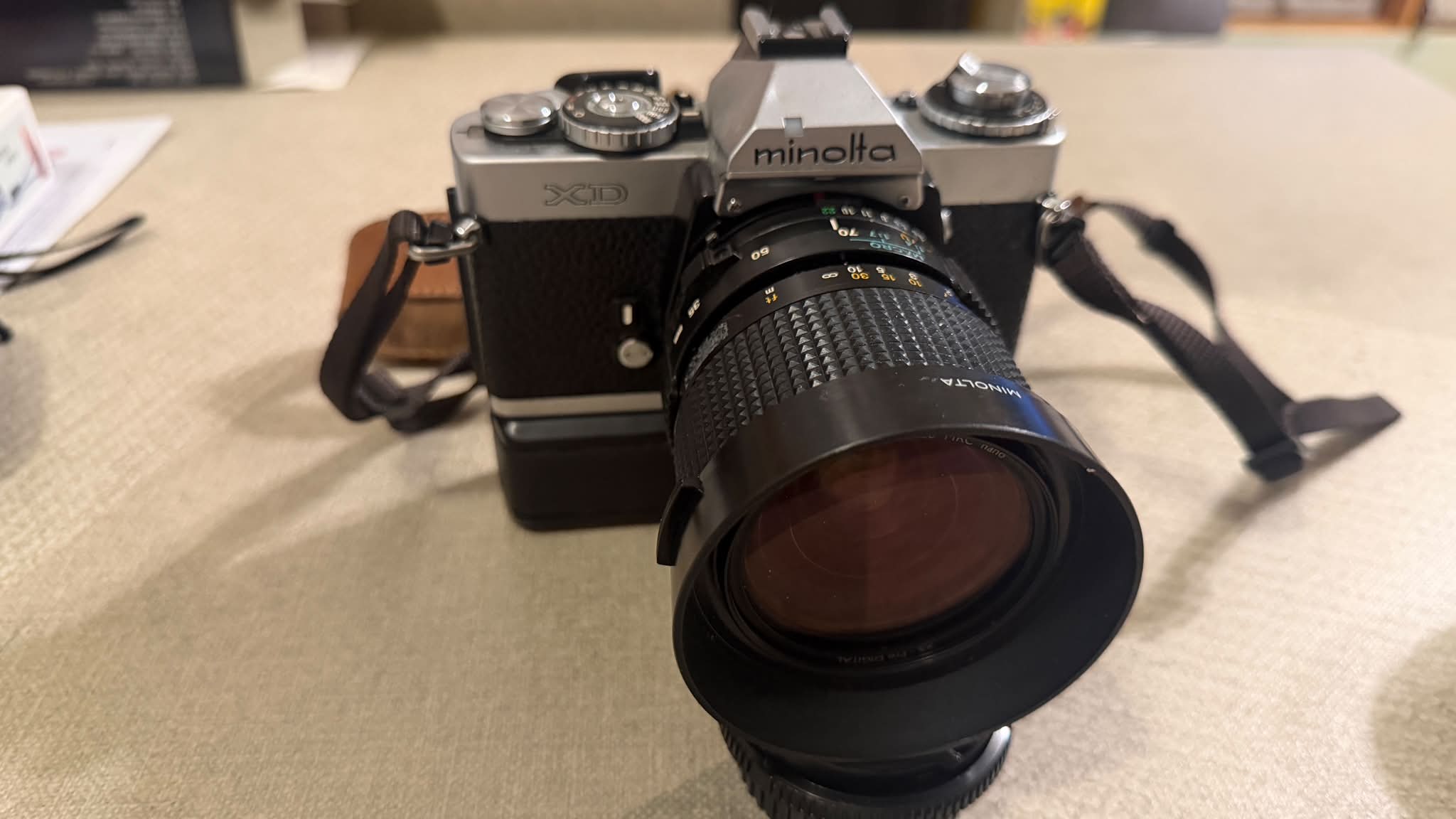 Leica R 35-70mm f/3.5 manual zoom lens