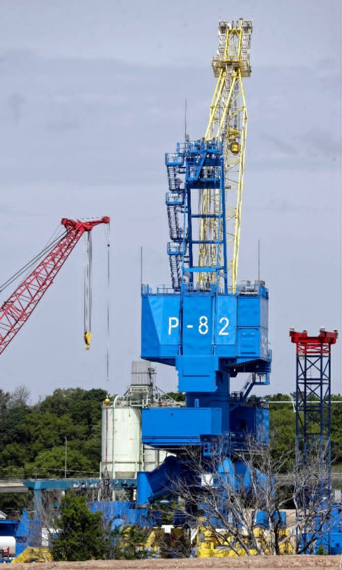 Big blue crane arrives at Elliott Bay | Bremerton, WA